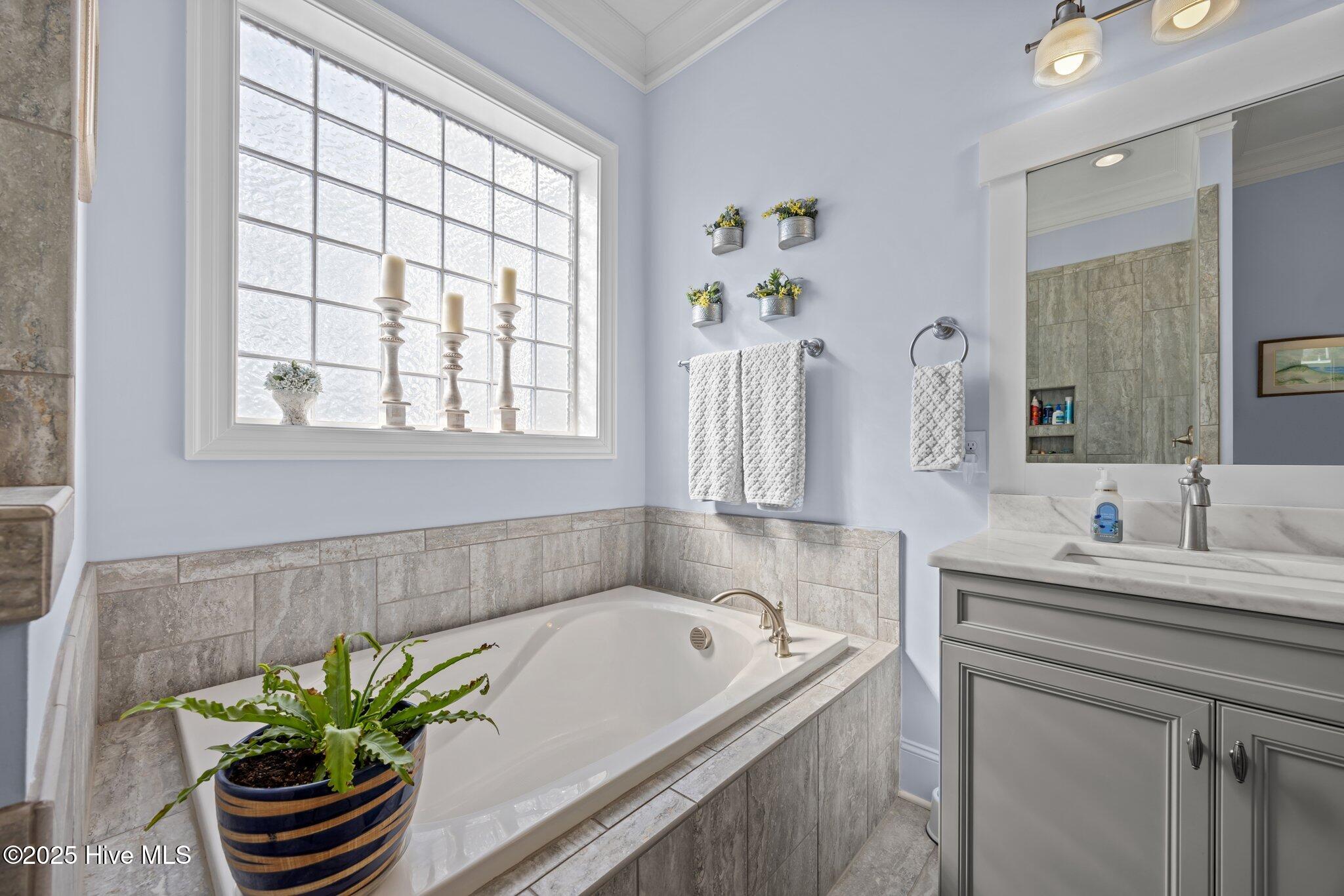 403 W Island View Drive