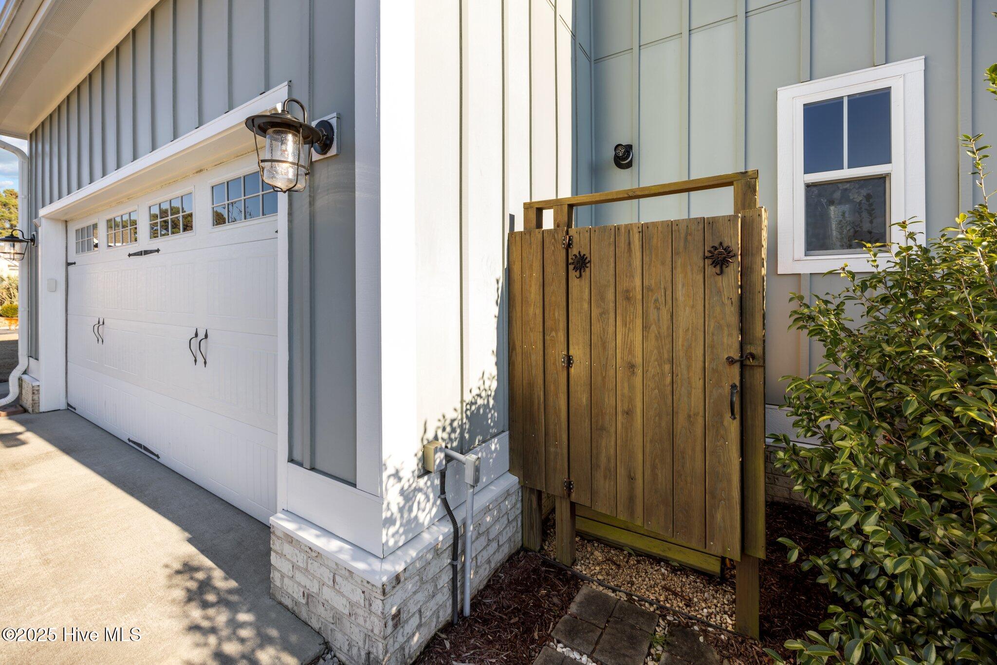 403 W Island View Drive