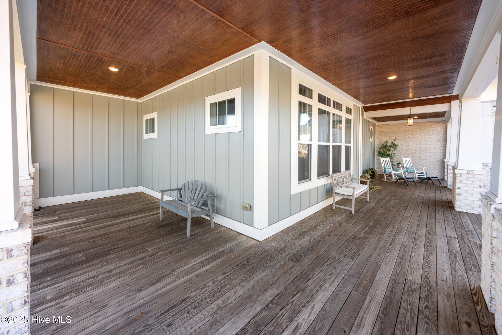 403 W Island View Drive