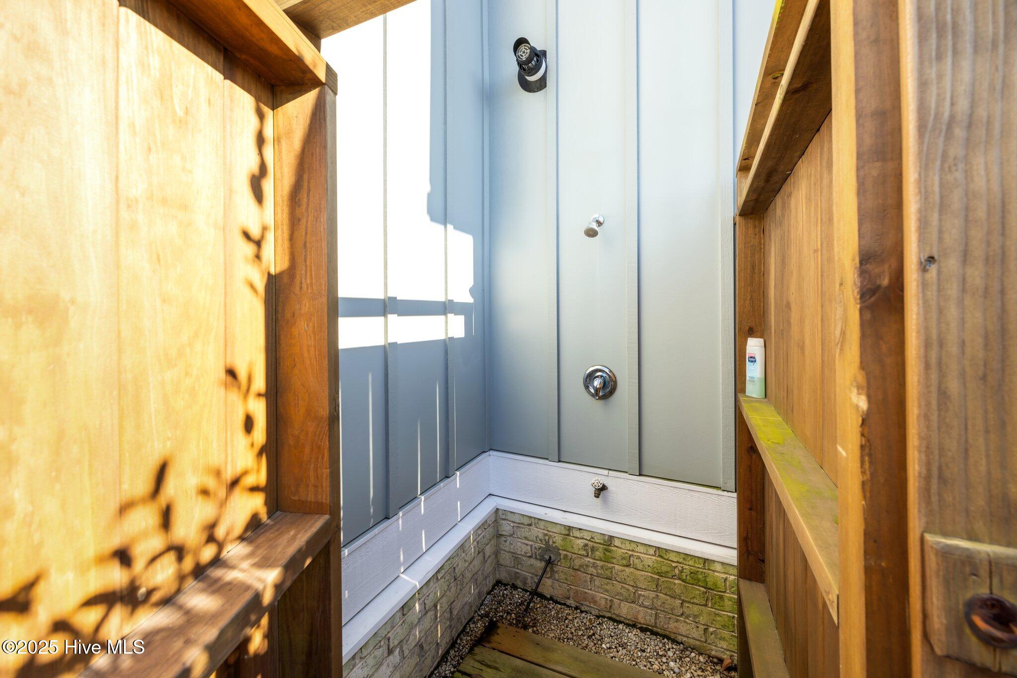 403 W Island View Drive