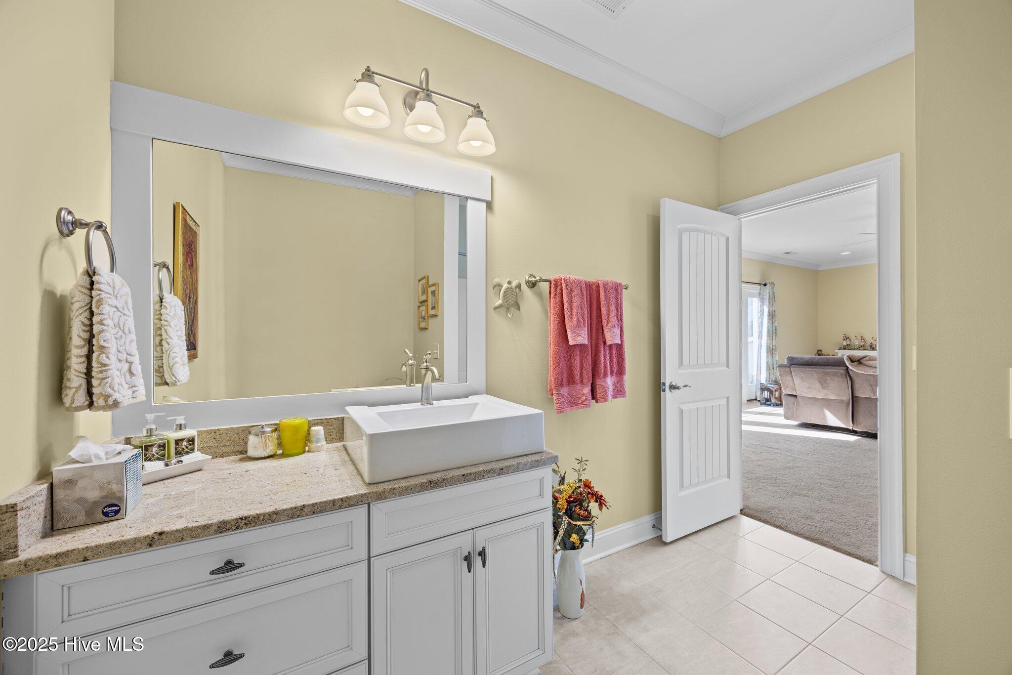 403 W Island View Drive