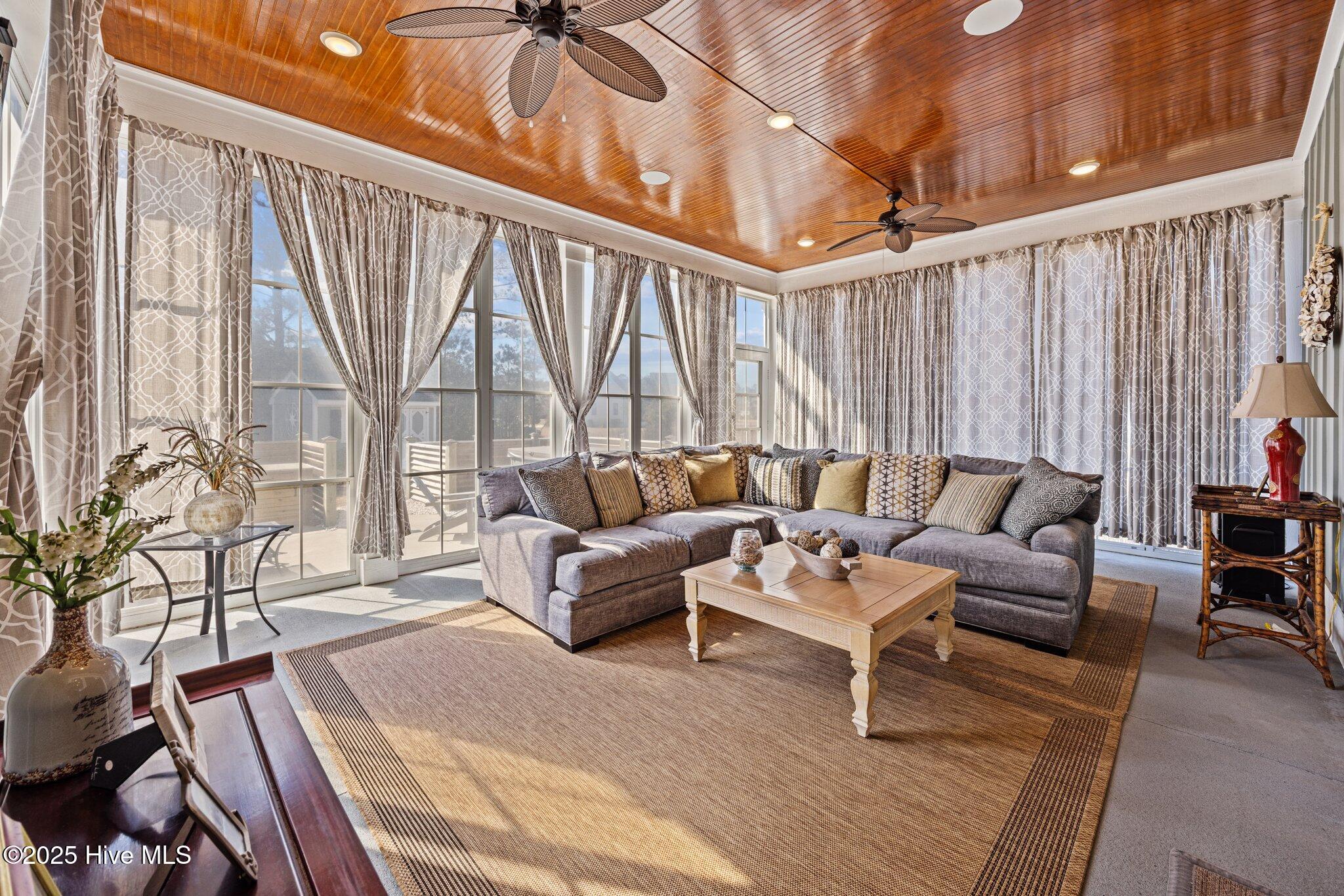 403 W Island View Drive