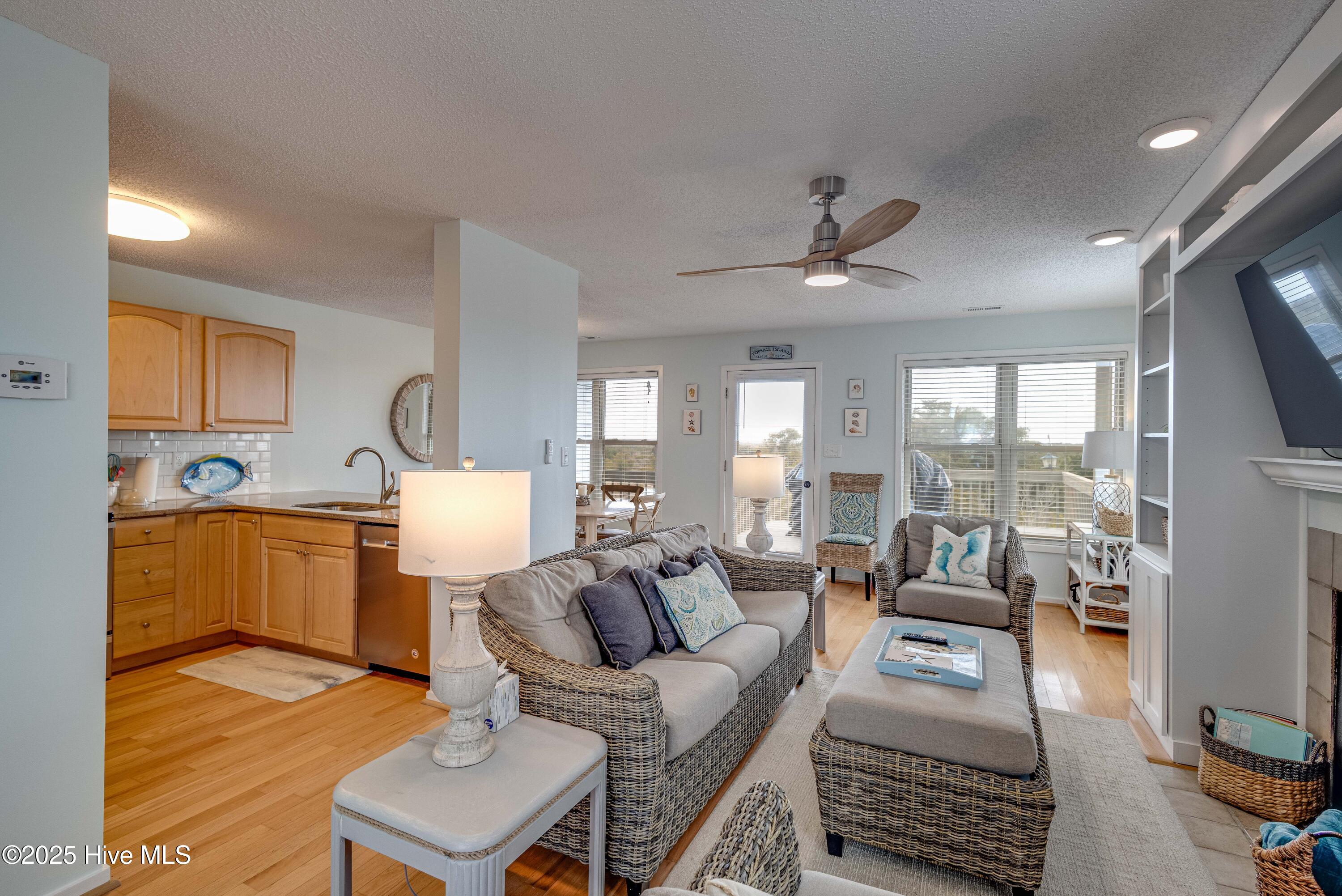2135 Ocean Boulevard, B