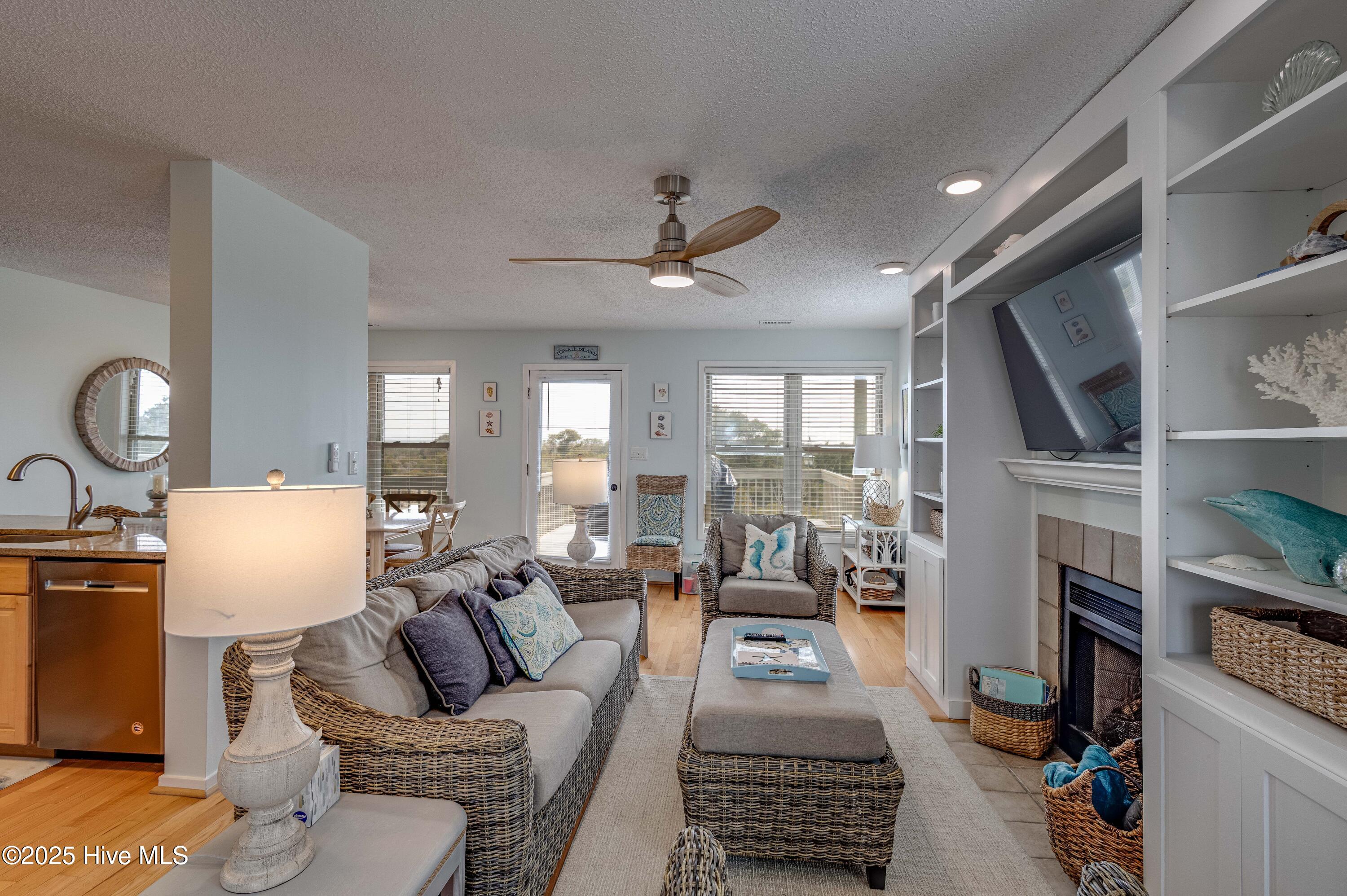 2135 Ocean Boulevard, B