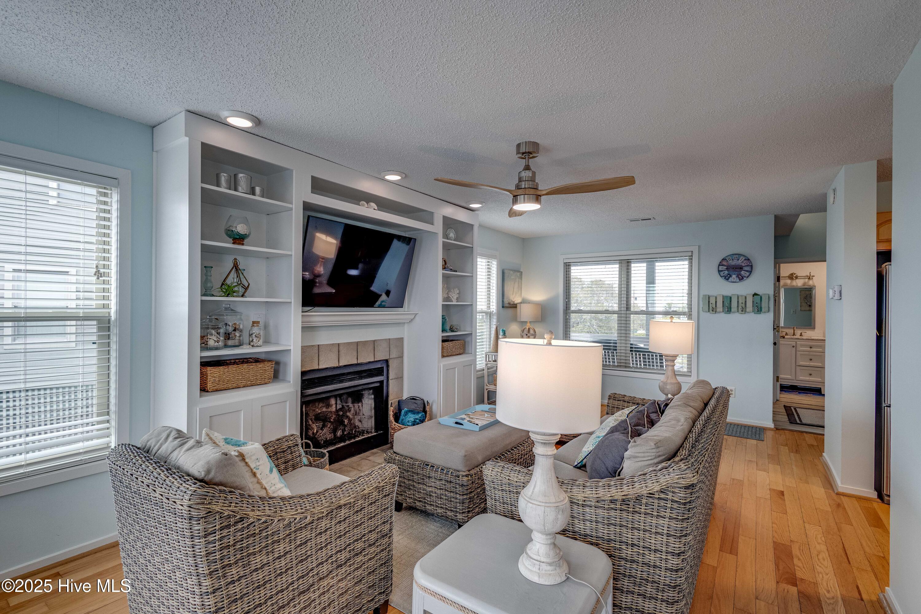 2135 Ocean Boulevard, B