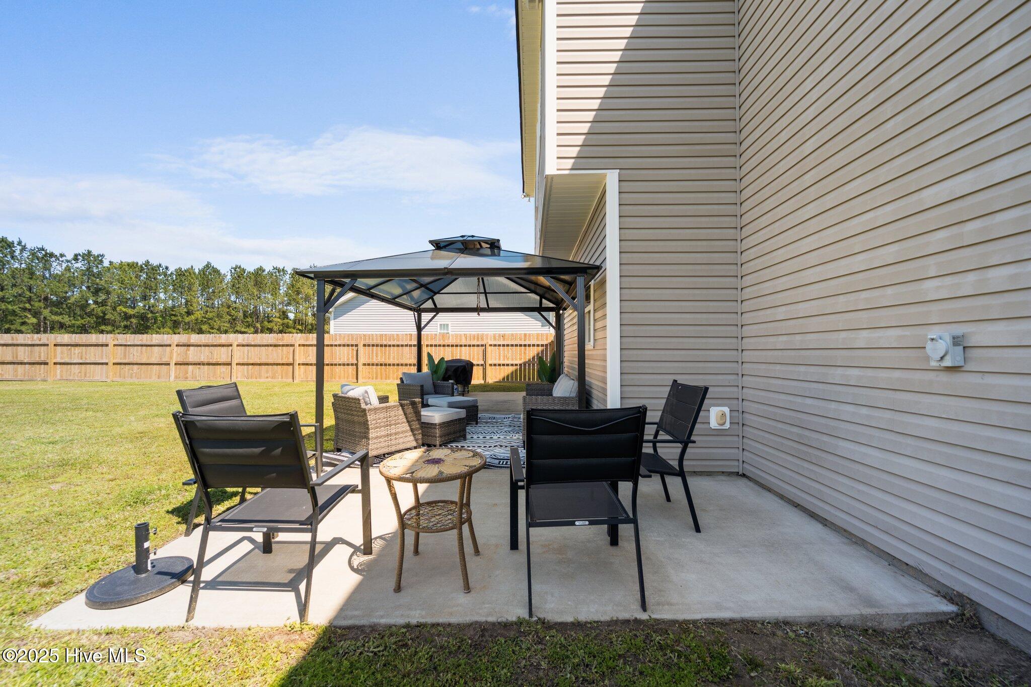 294 SW Plantation Drive
