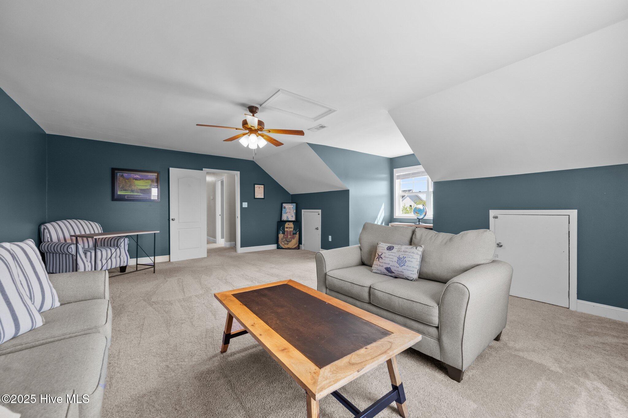 294 SW Plantation Drive