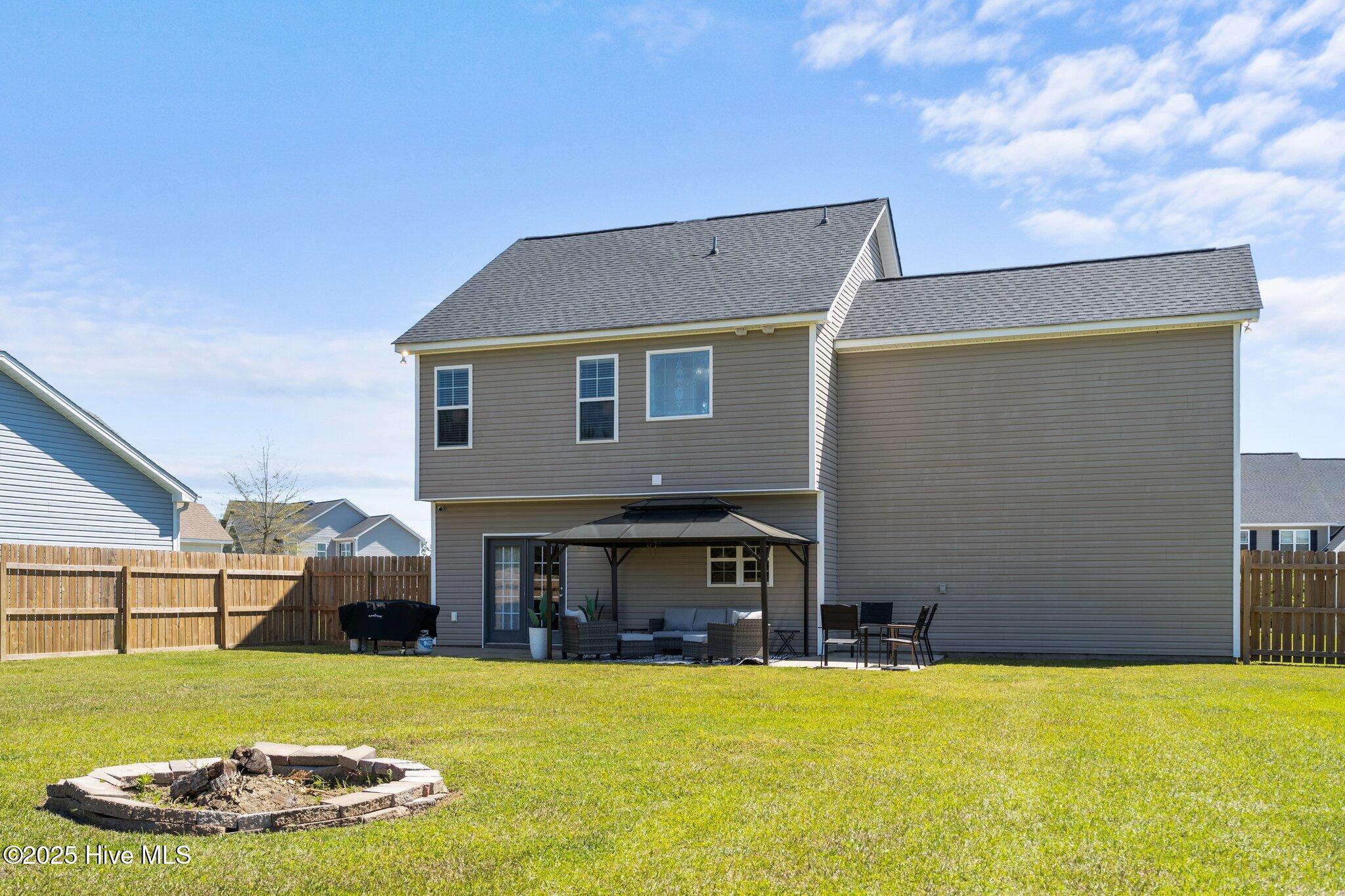 294 SW Plantation Drive
