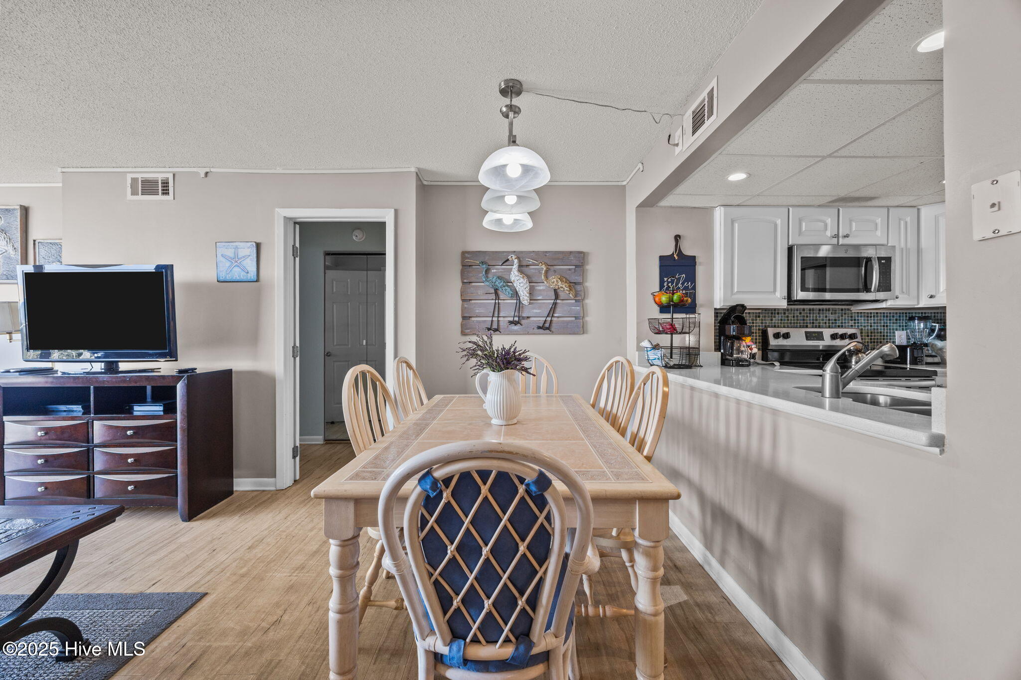 2000 New River Inlet Road, 2206