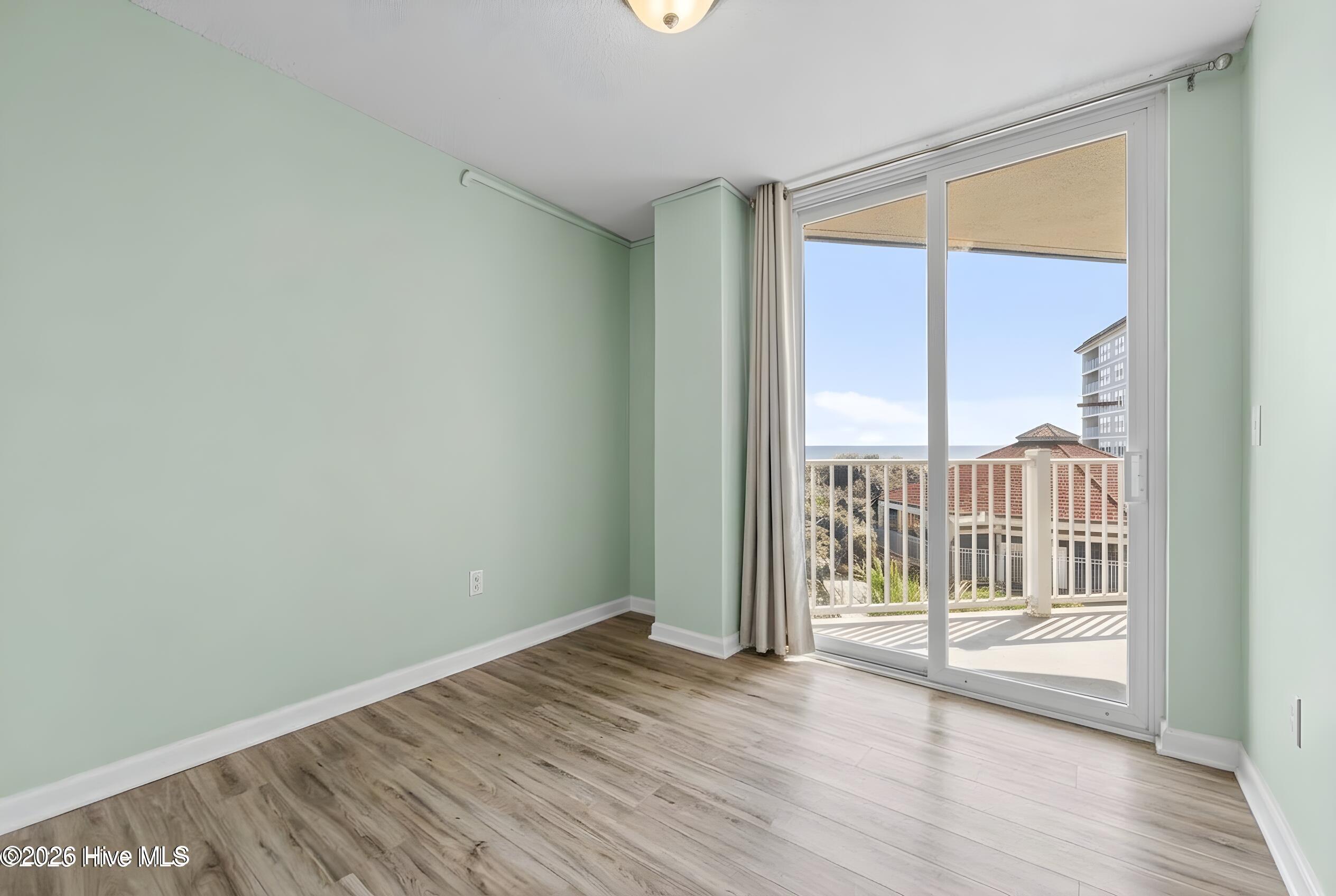 2000 New River Inlet Road, 2206