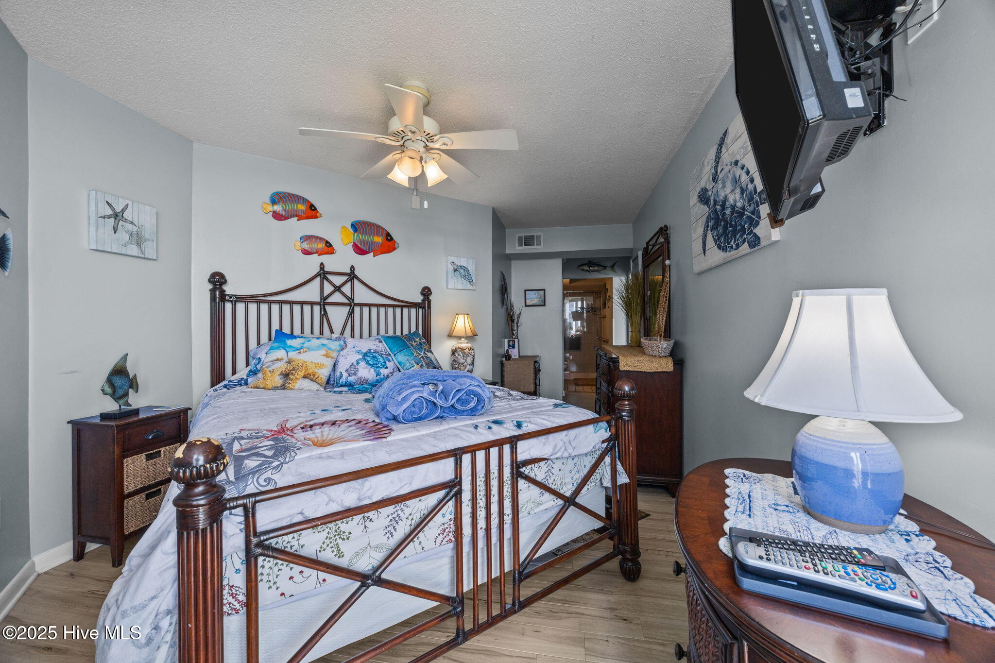 2000 New River Inlet Road, 2206