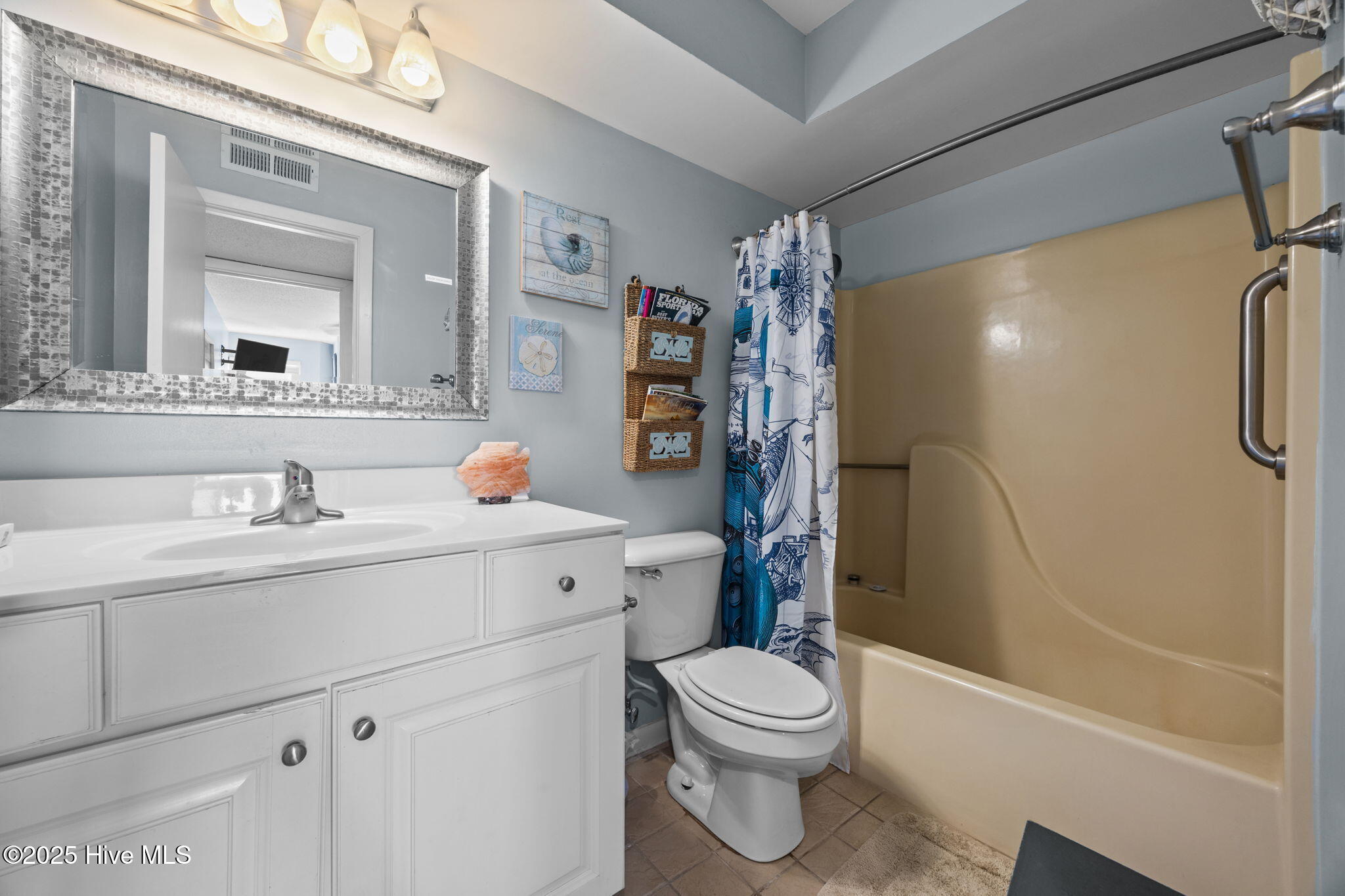 2000 New River Inlet Road, 2206