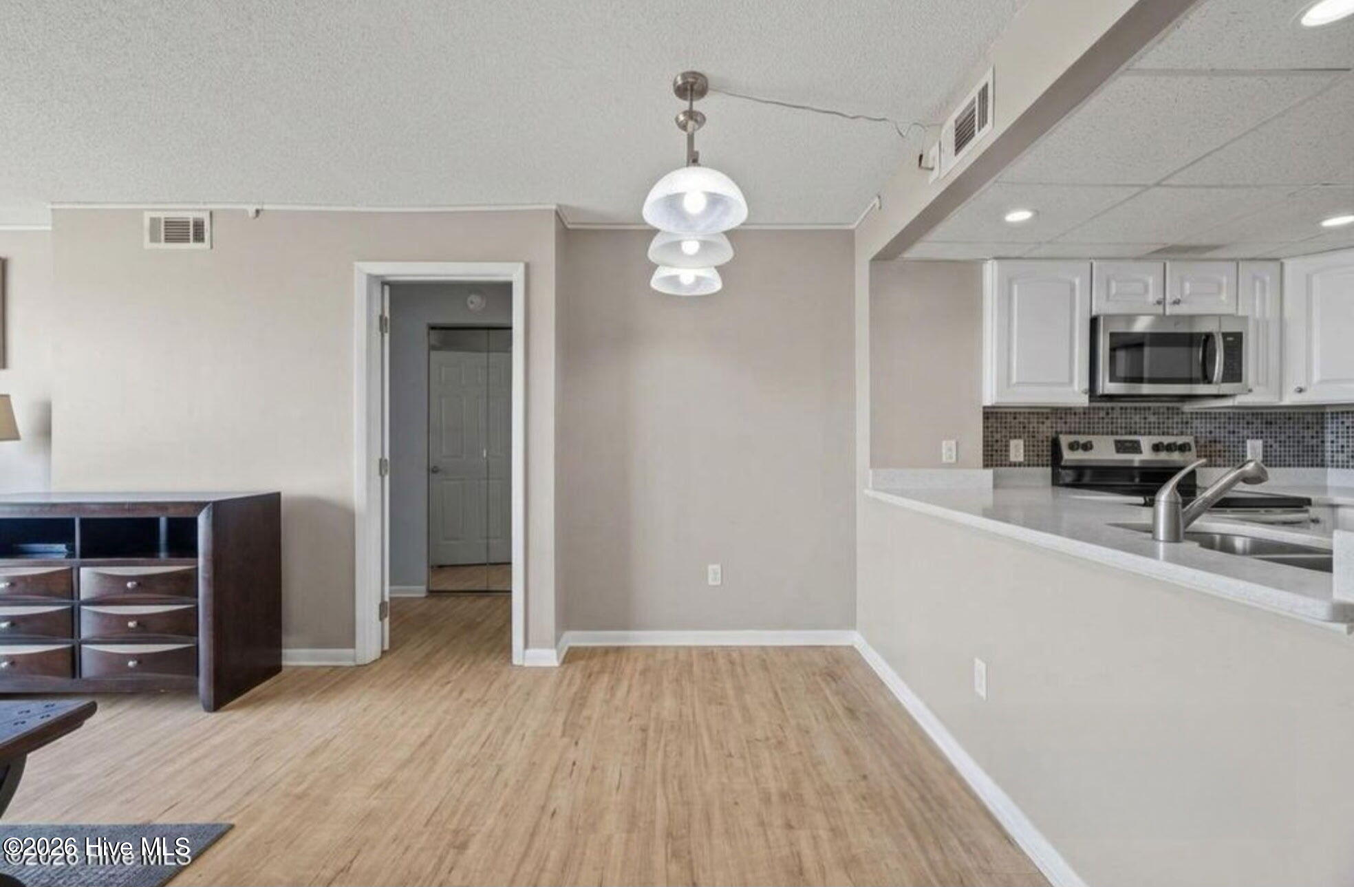 2000 New River Inlet Road, 2206