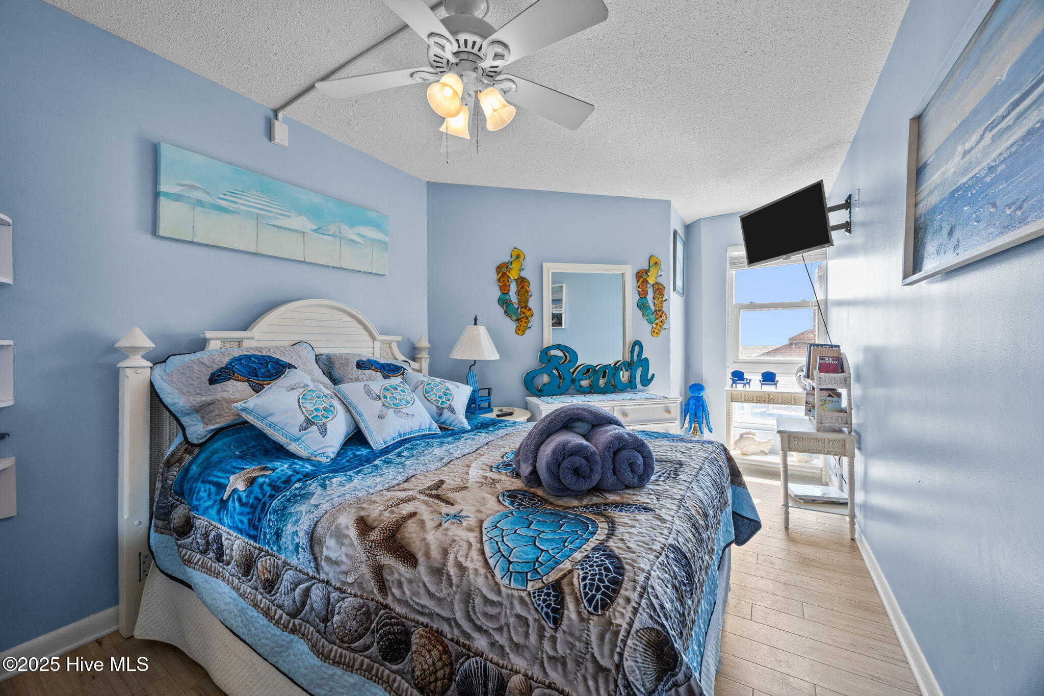 2000 New River Inlet Road, 2206