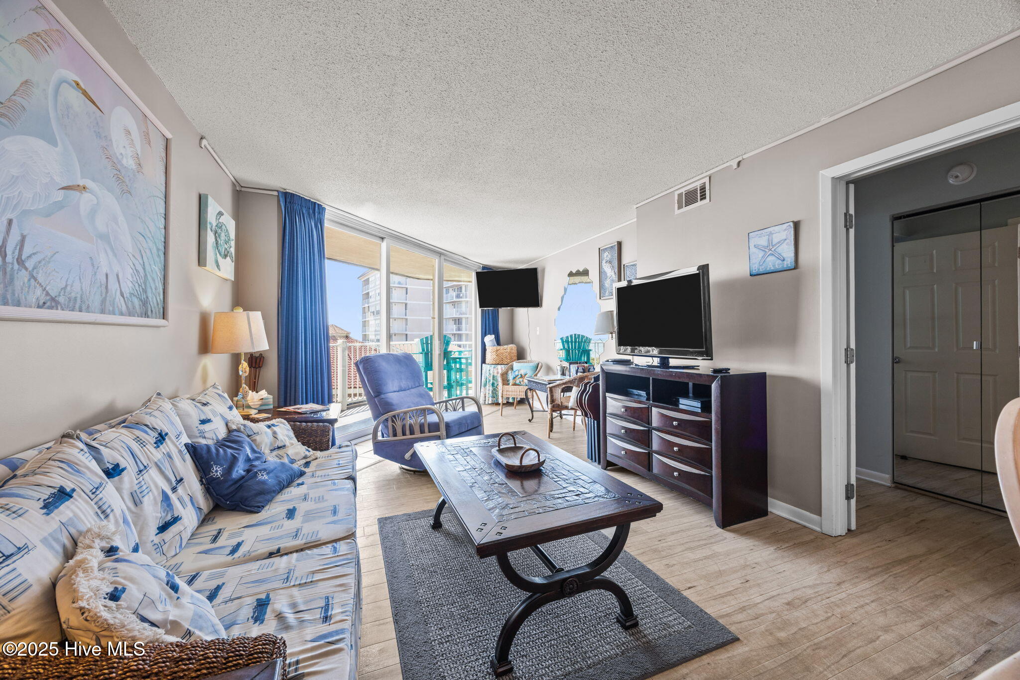 2000 New River Inlet Road, 2206