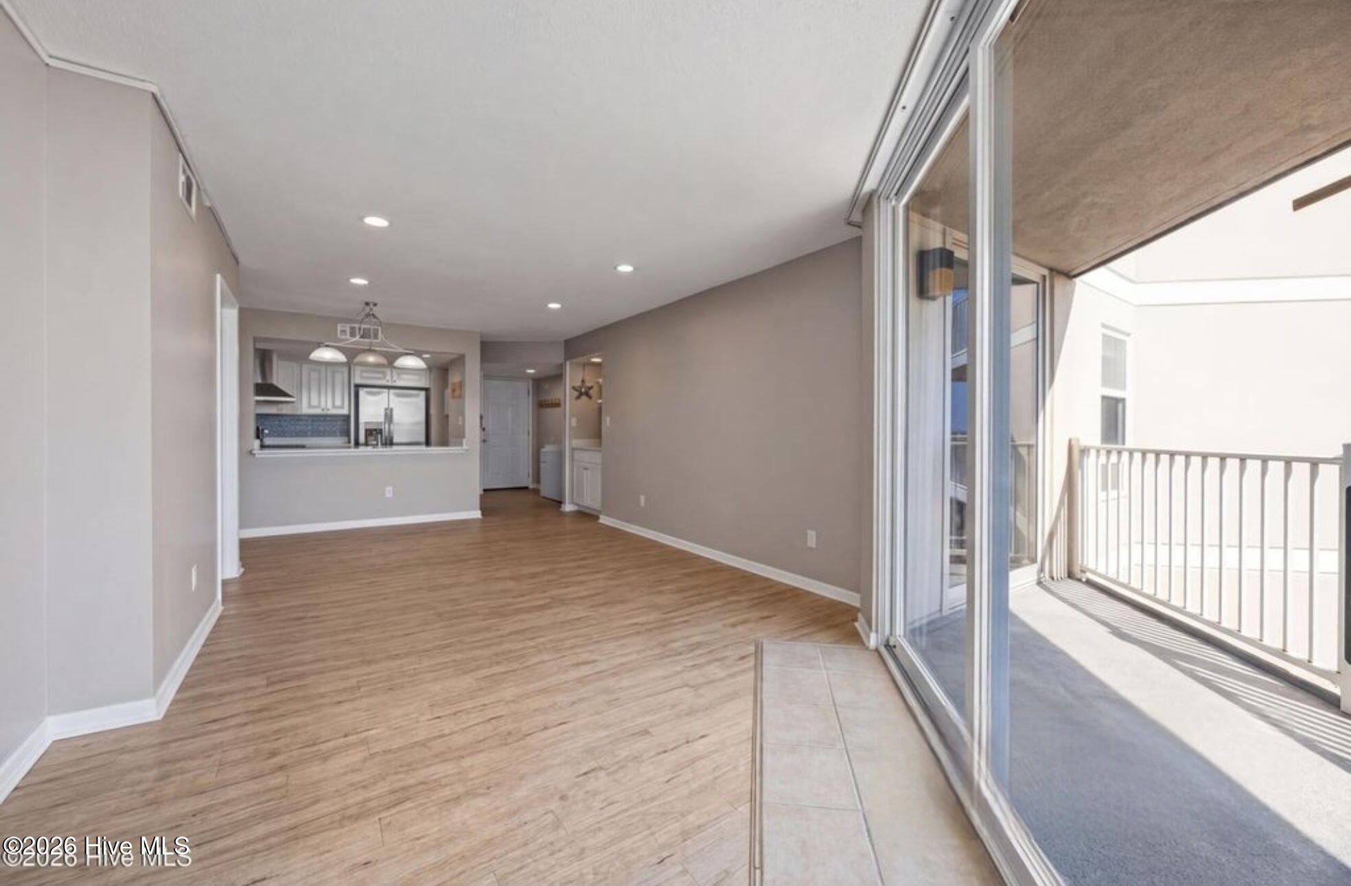 2000 New River Inlet Road, 2206