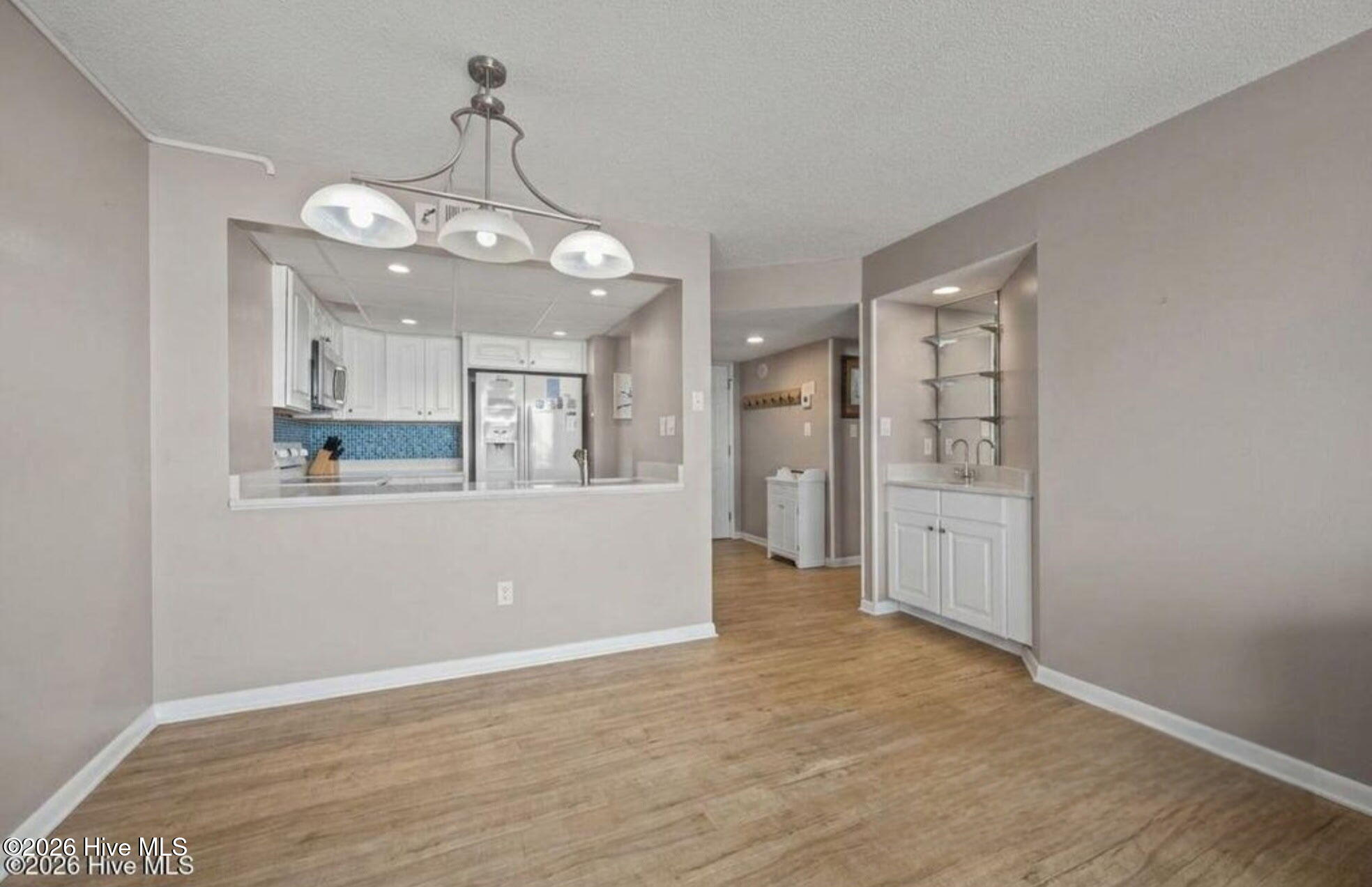 2000 New River Inlet Road, 2206