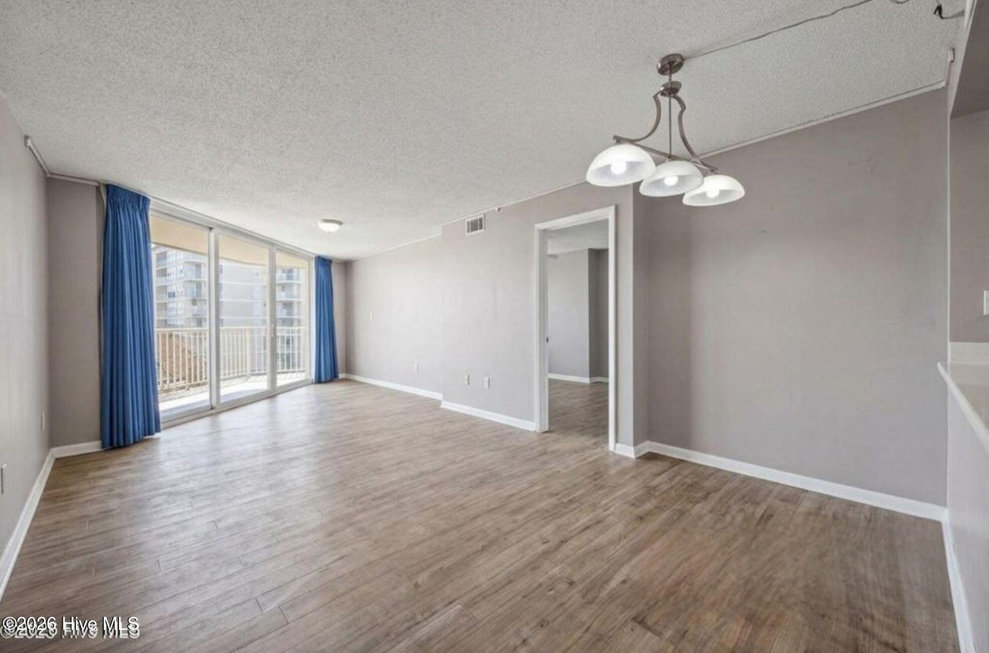 2000 New River Inlet Road, 2206