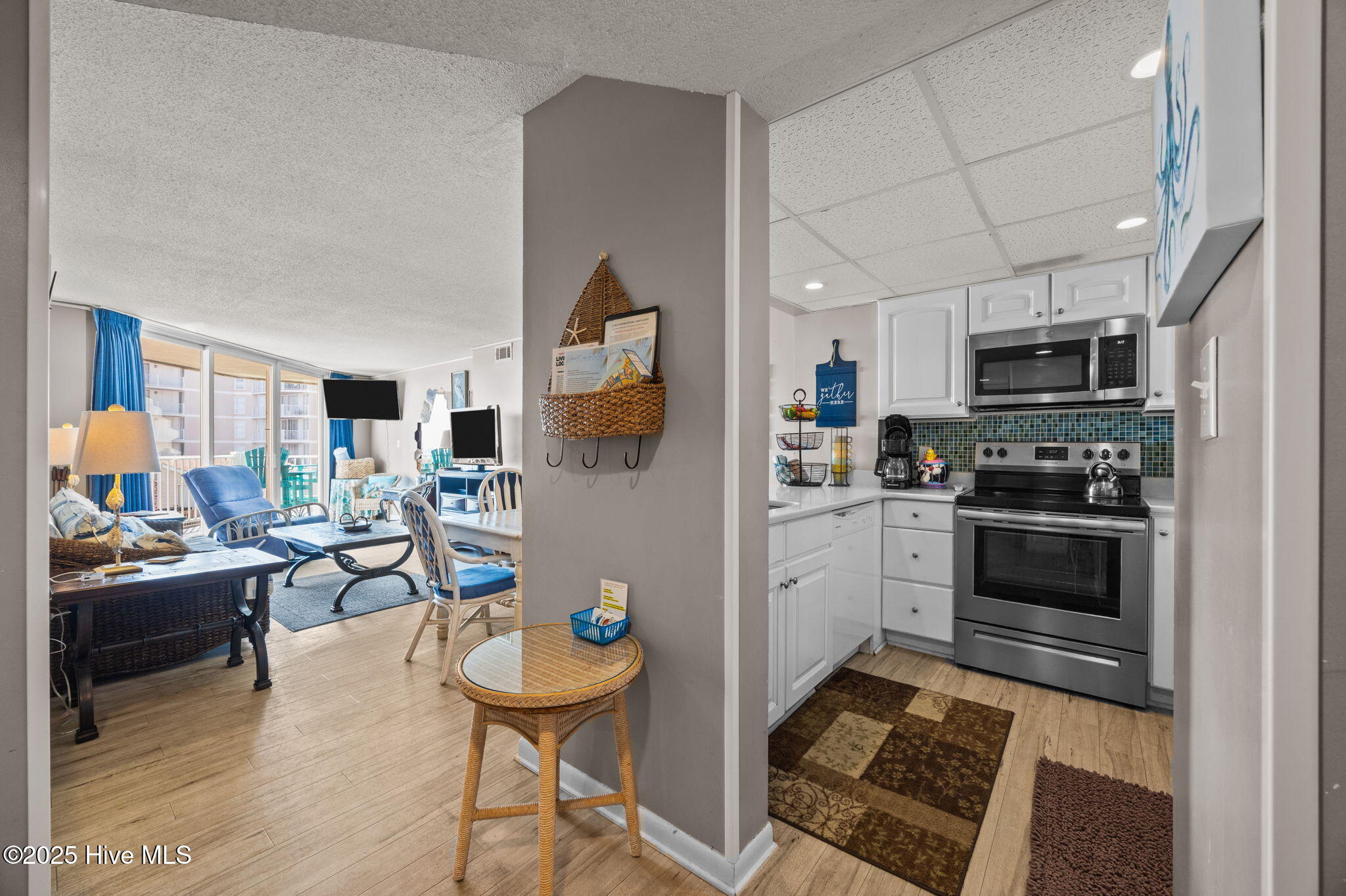 2000 New River Inlet Road, 2206