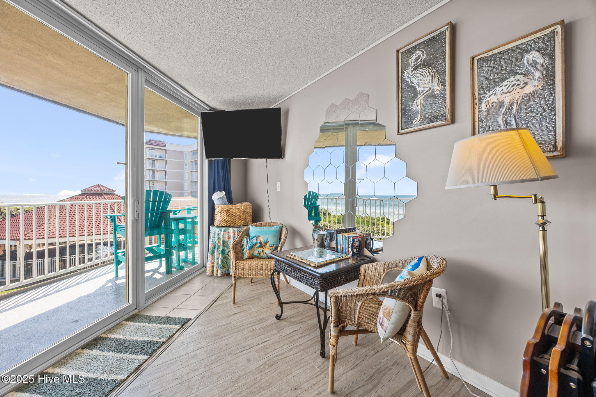 2000 New River Inlet Road, 2206