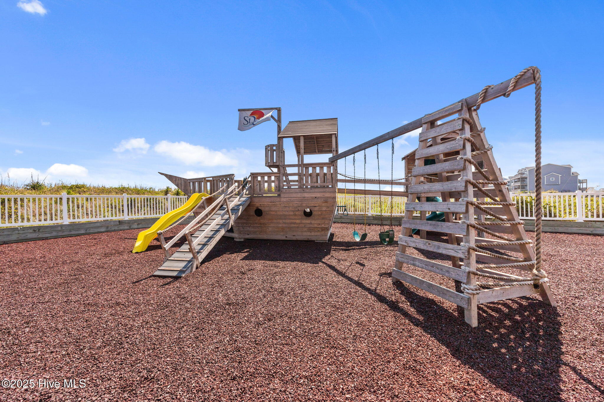 2000 New River Inlet Road, 2206