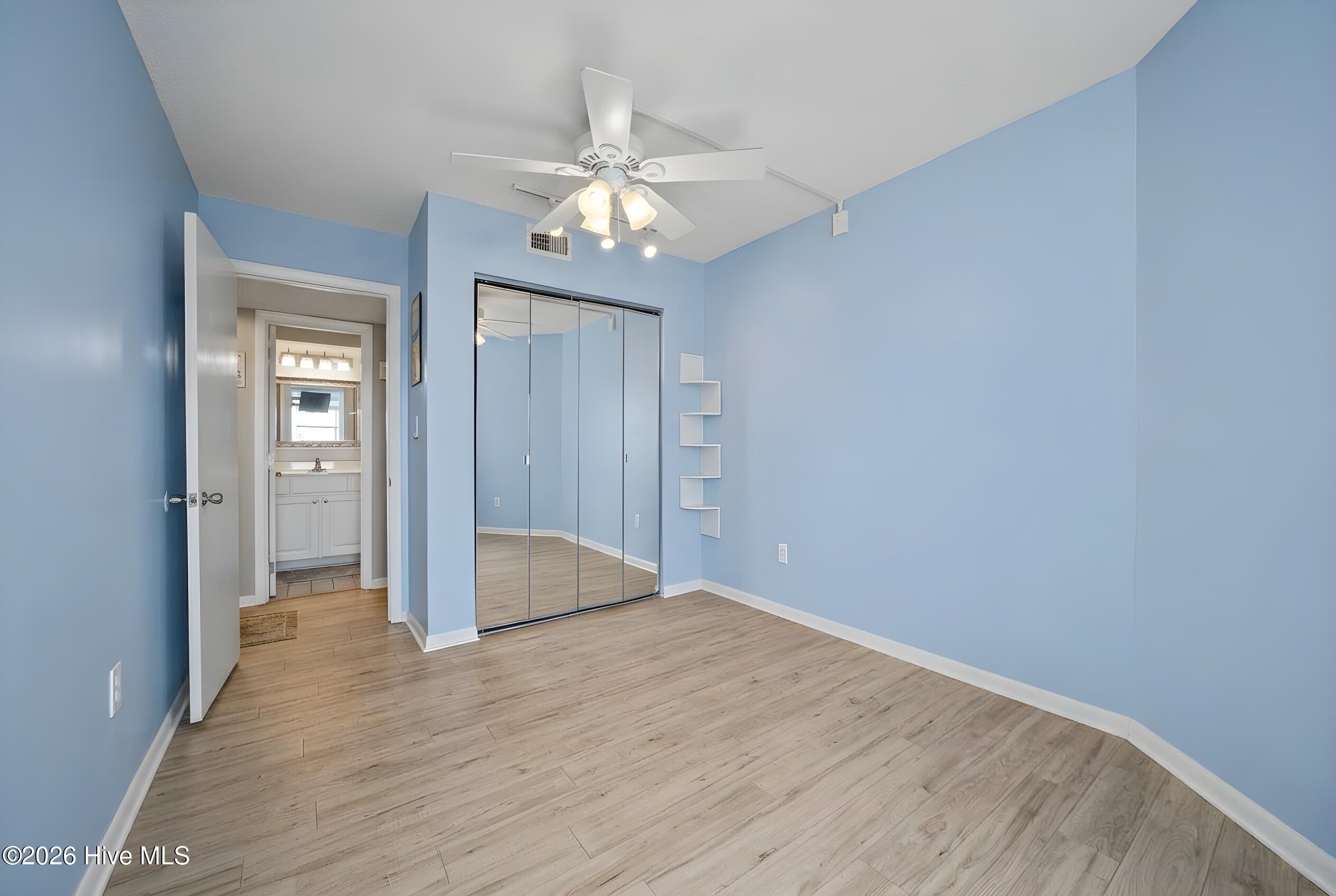 2000 New River Inlet Road, 2206