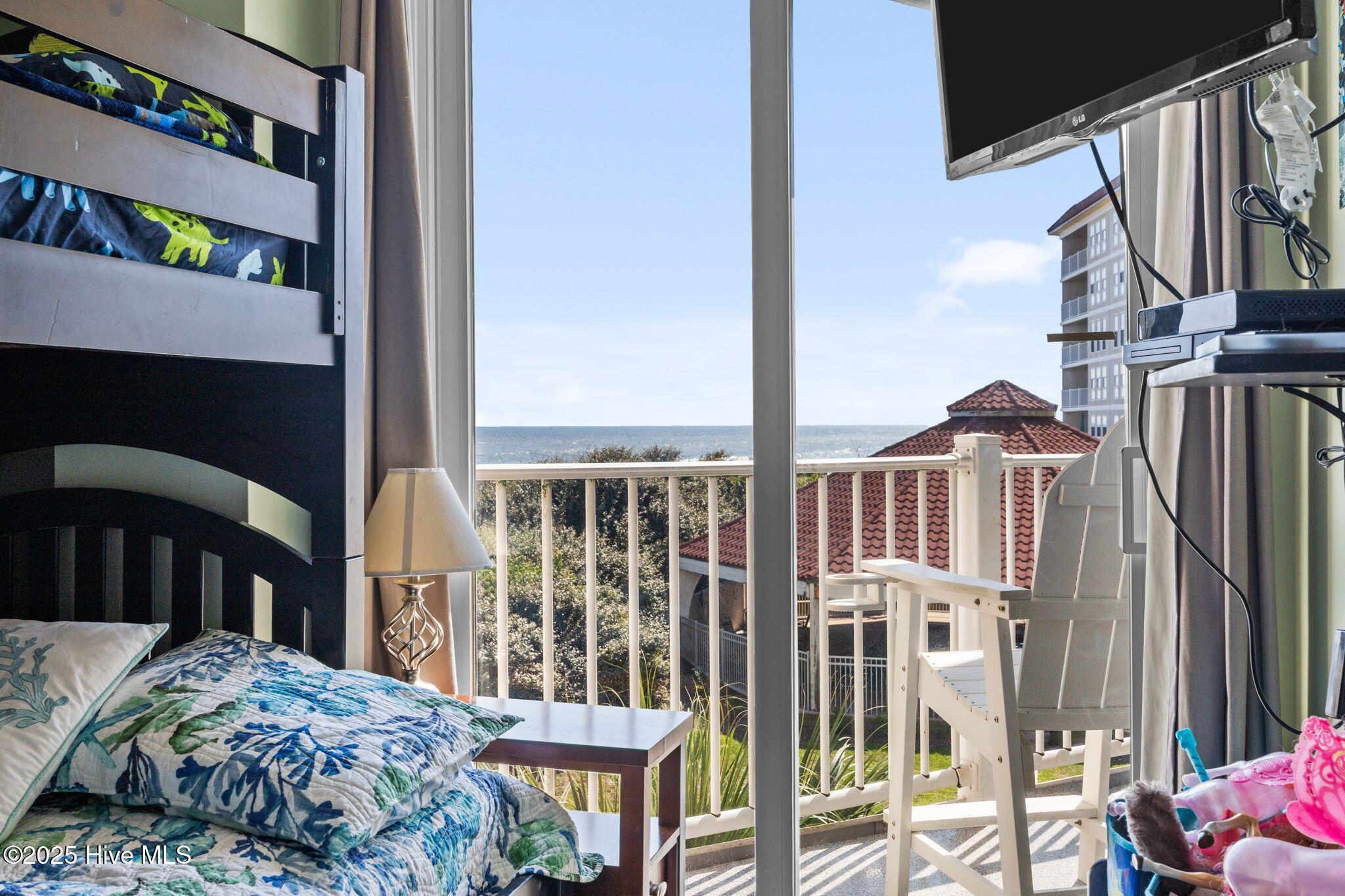 2000 New River Inlet Road, 2206