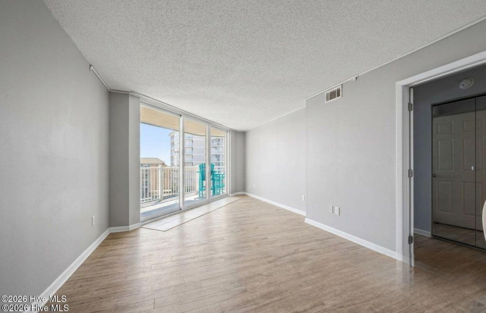 2000 New River Inlet Road, 2206