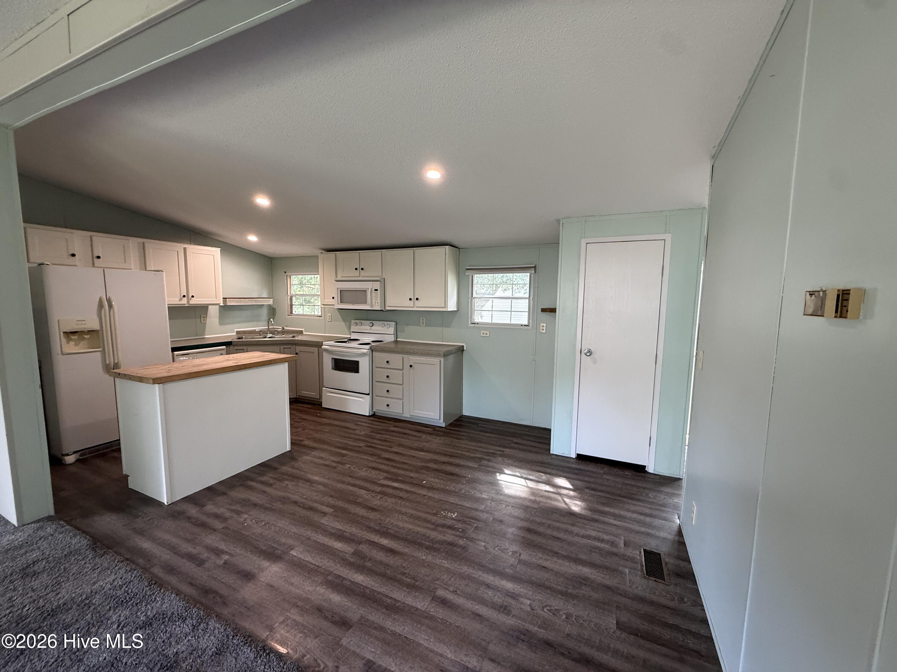 907 Kontiki Court