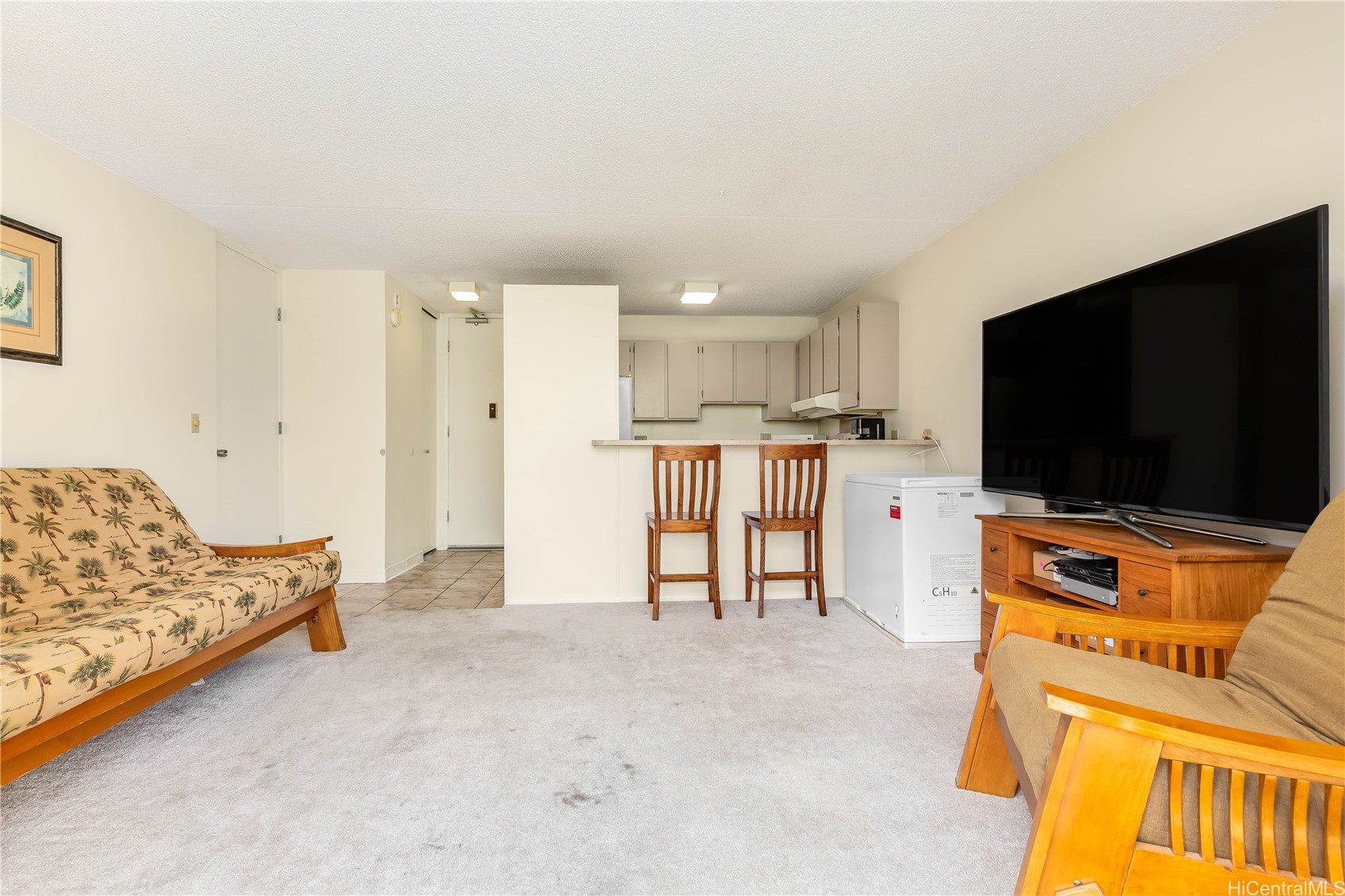 411 Hobron Lane 703