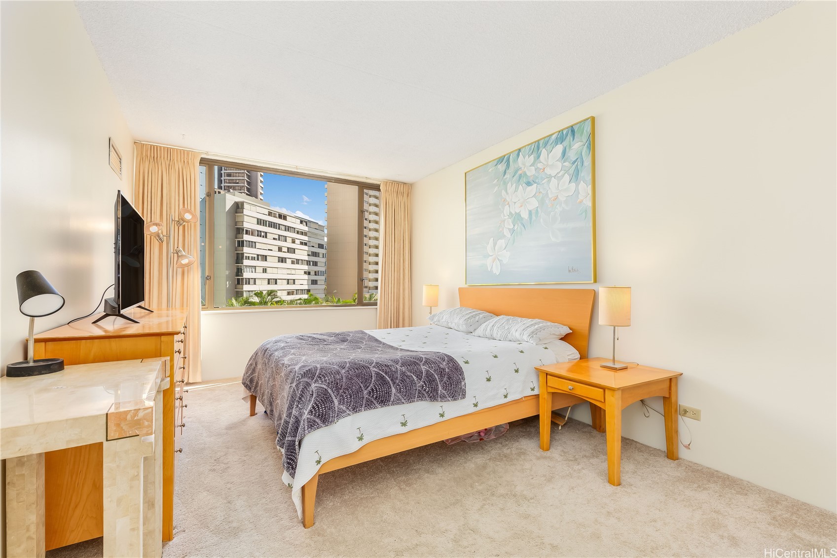 411 Hobron Lane 703