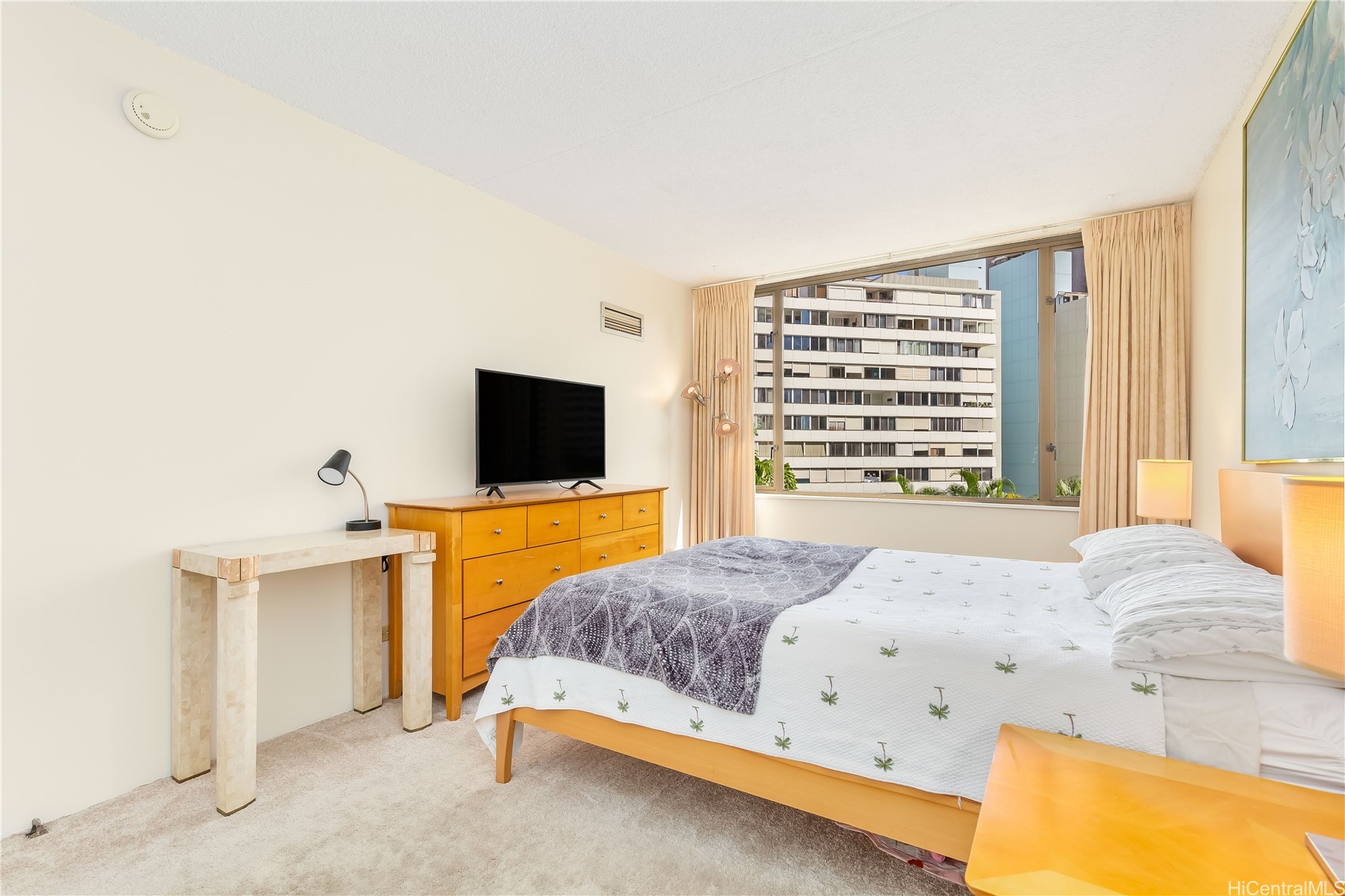 411 Hobron Lane 703