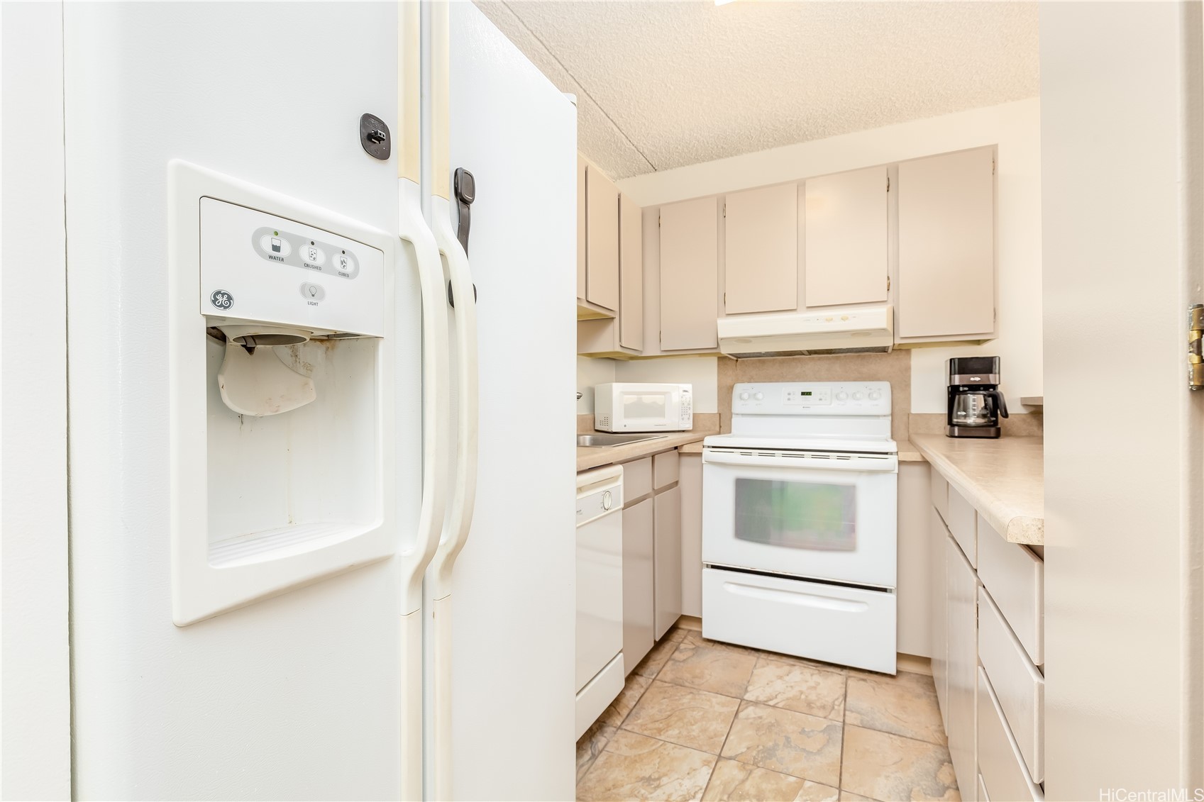 411 Hobron Lane 703