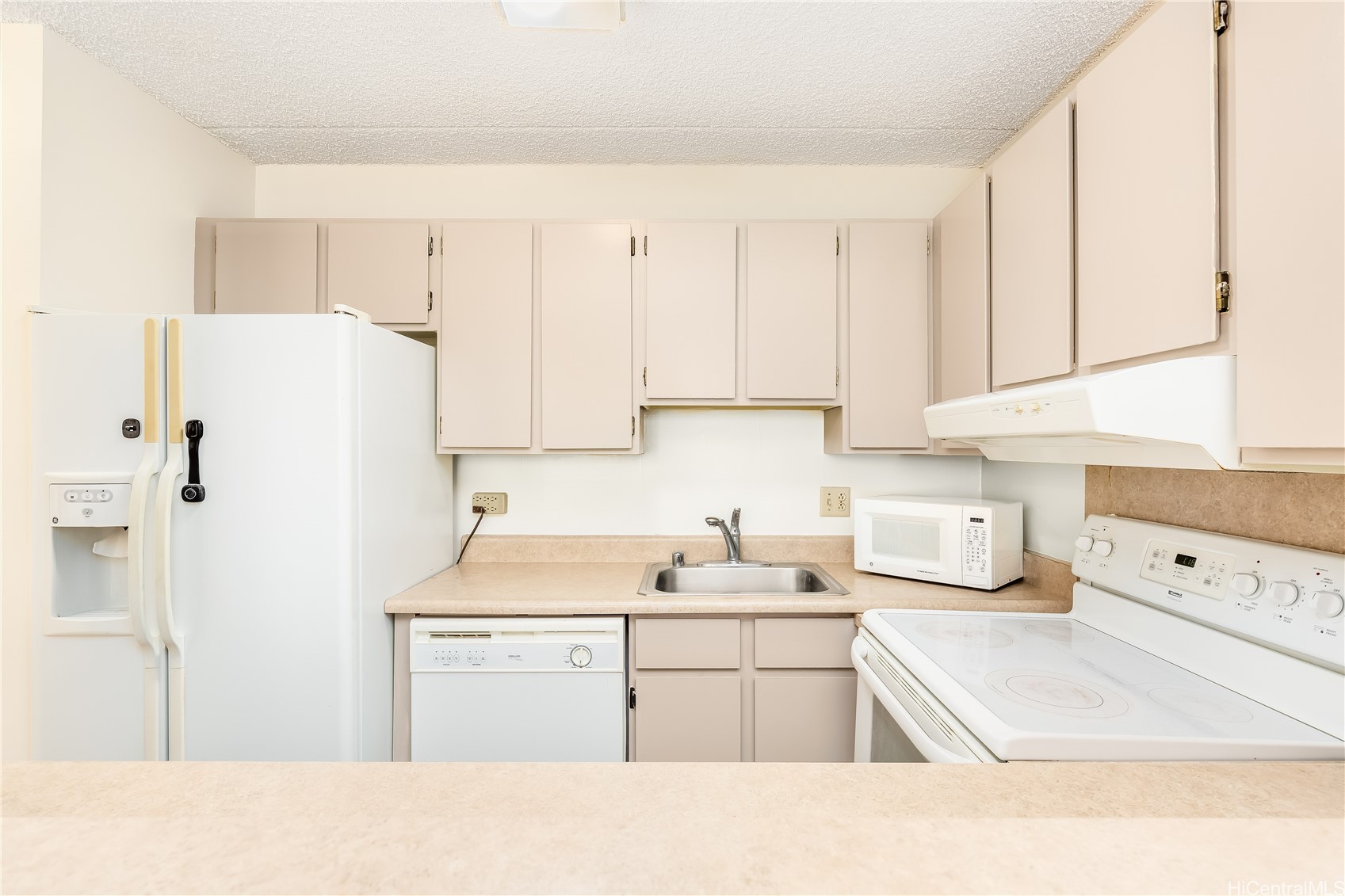 411 Hobron Lane 703