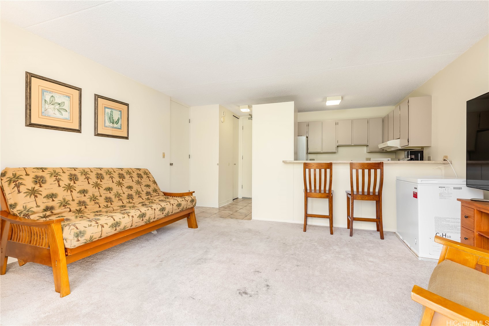 411 Hobron Lane 703