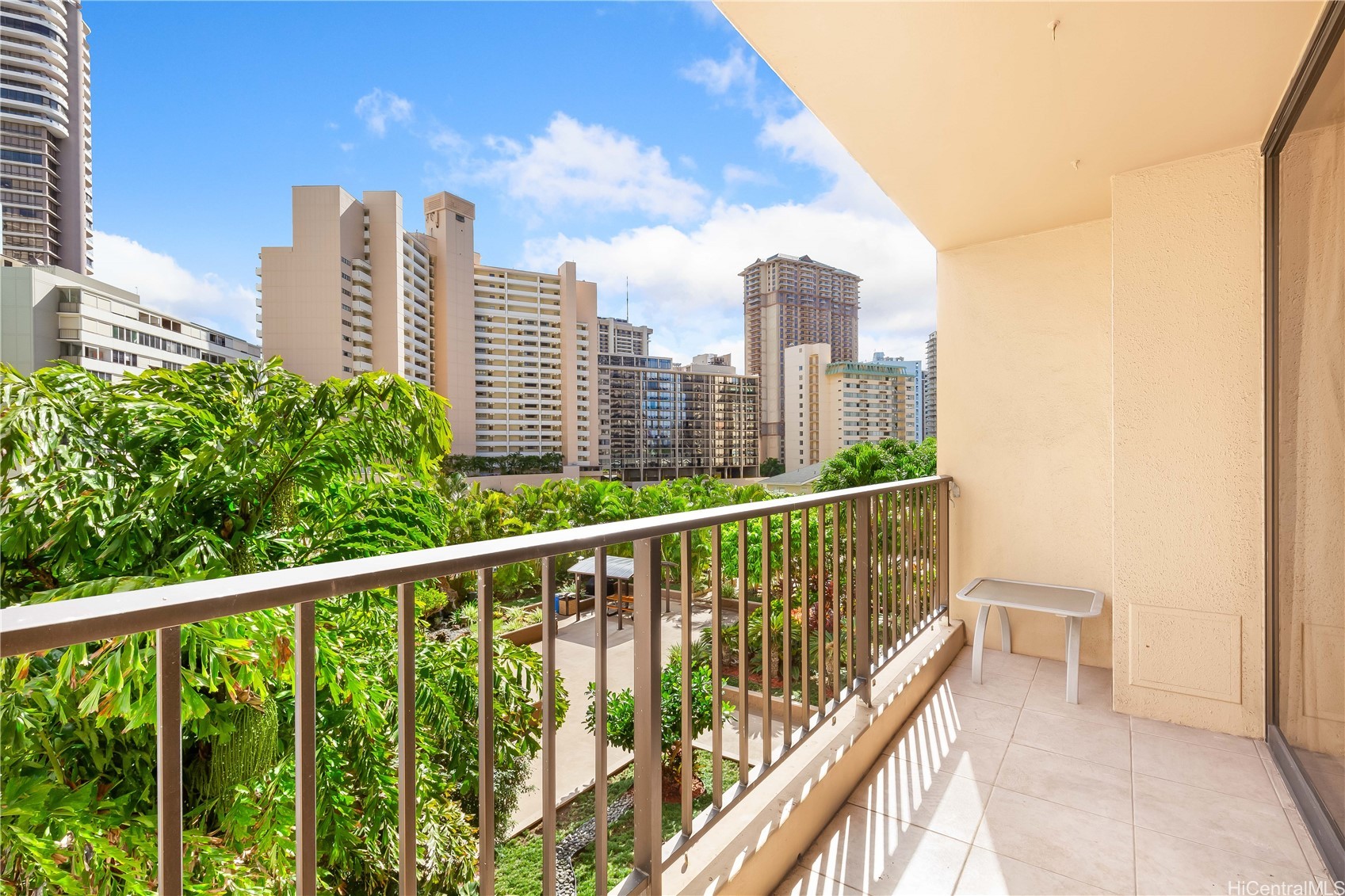 411 Hobron Lane 703