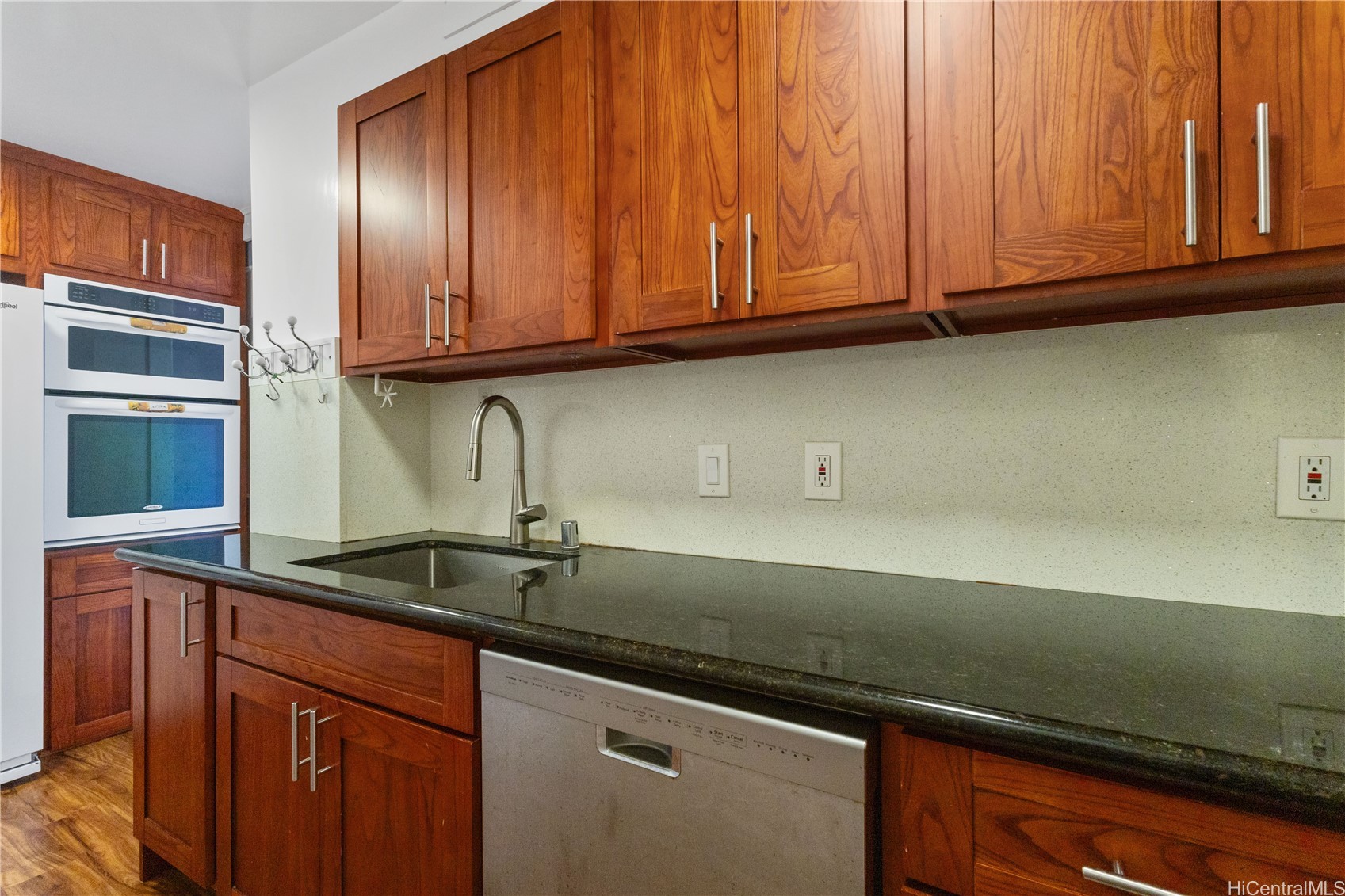 2092 Kuhio Avenue 701