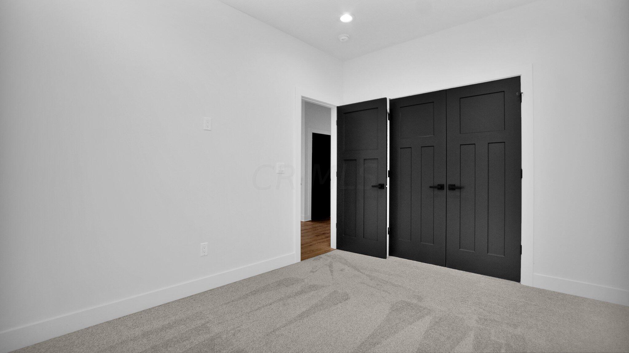 1884 Poplar Place