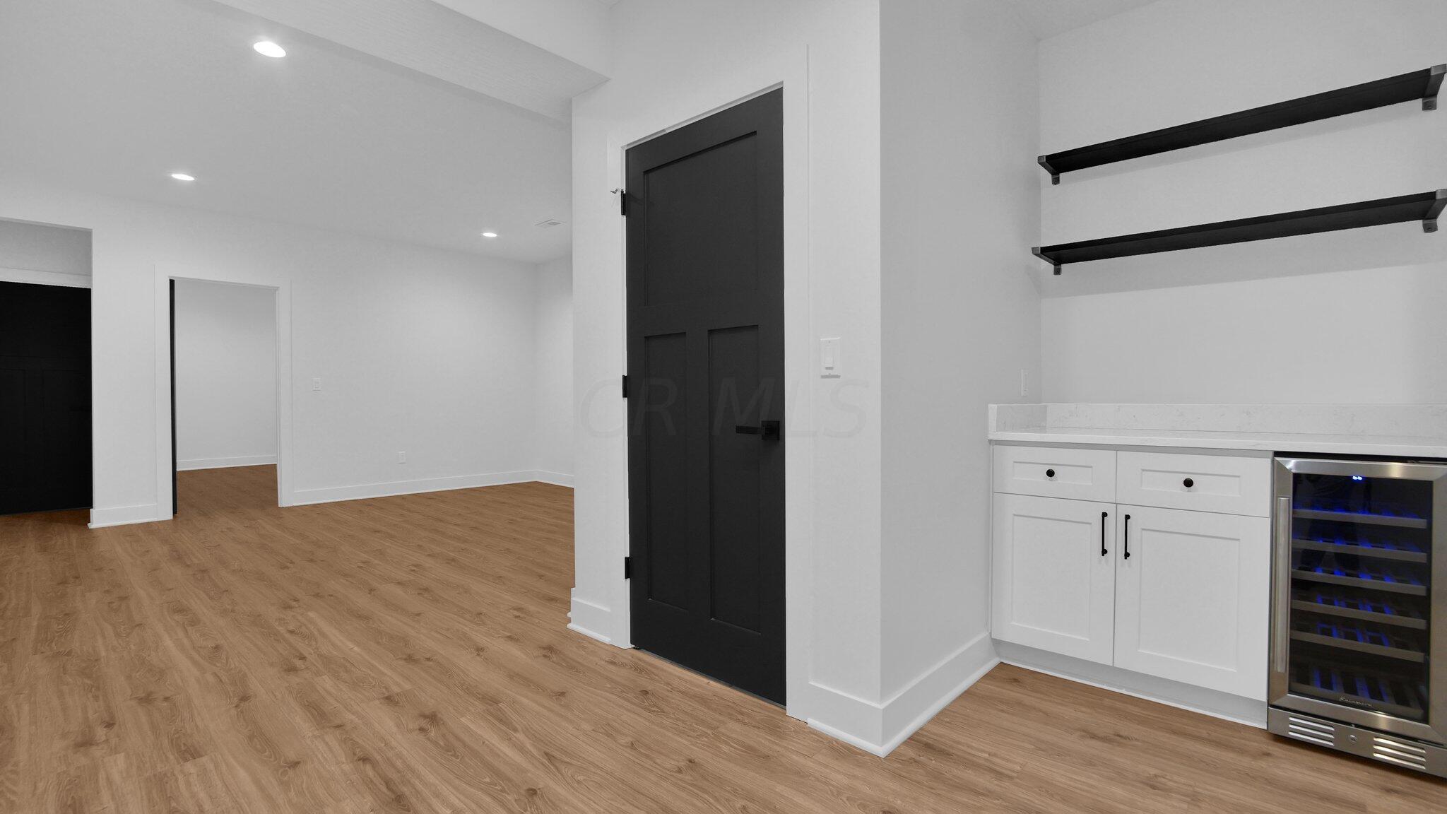 1884 Poplar Place