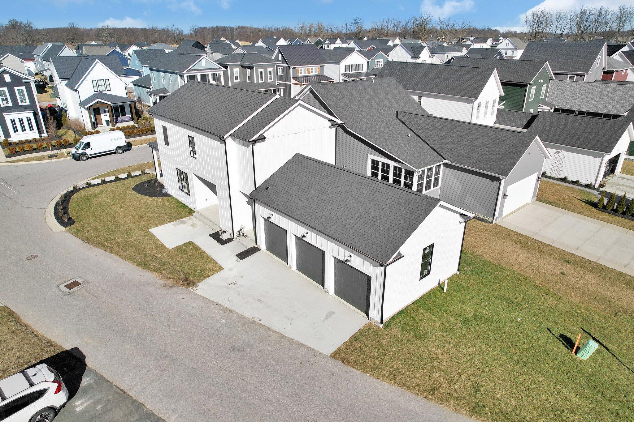 1884 Poplar Place