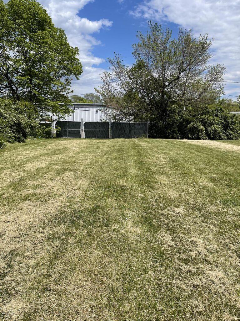 592 Rhoads Avenue, 294