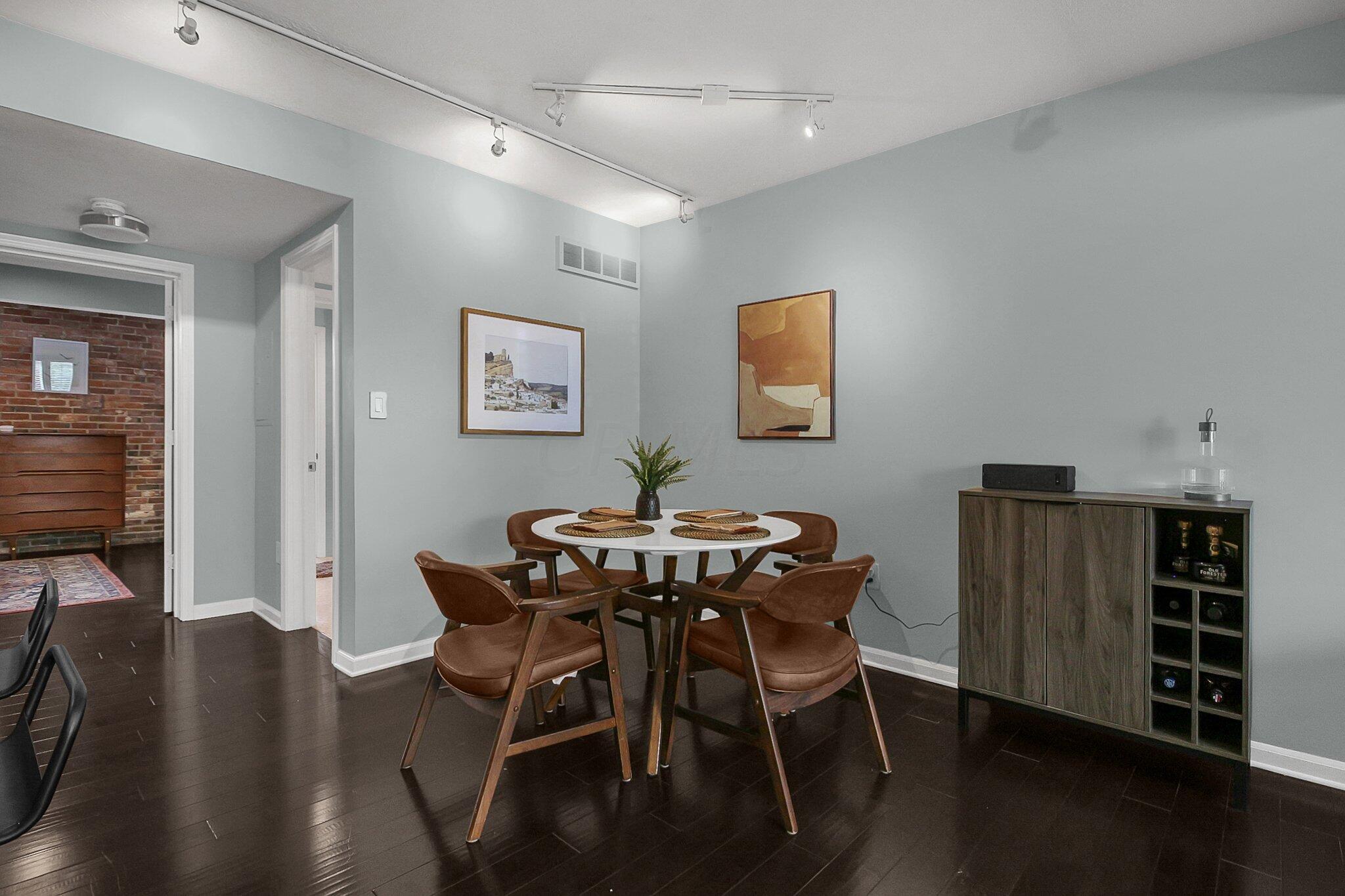 40 W Hoster Street