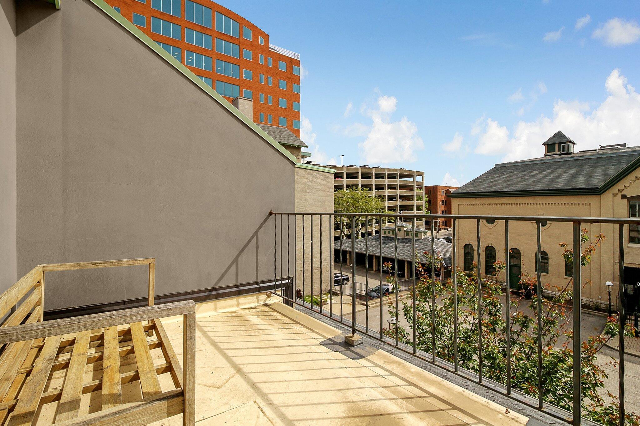 40 W Hoster Street