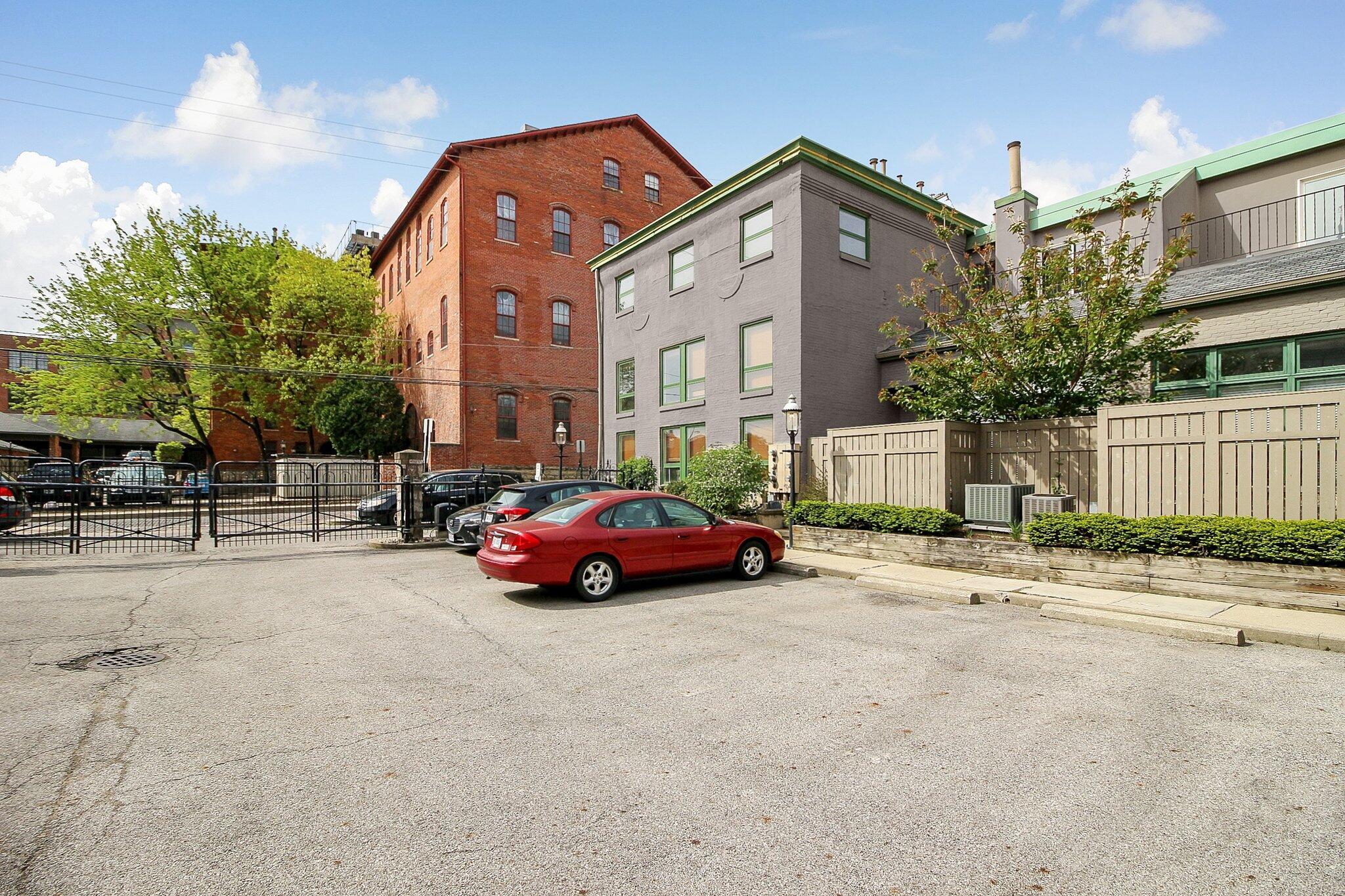40 W Hoster Street