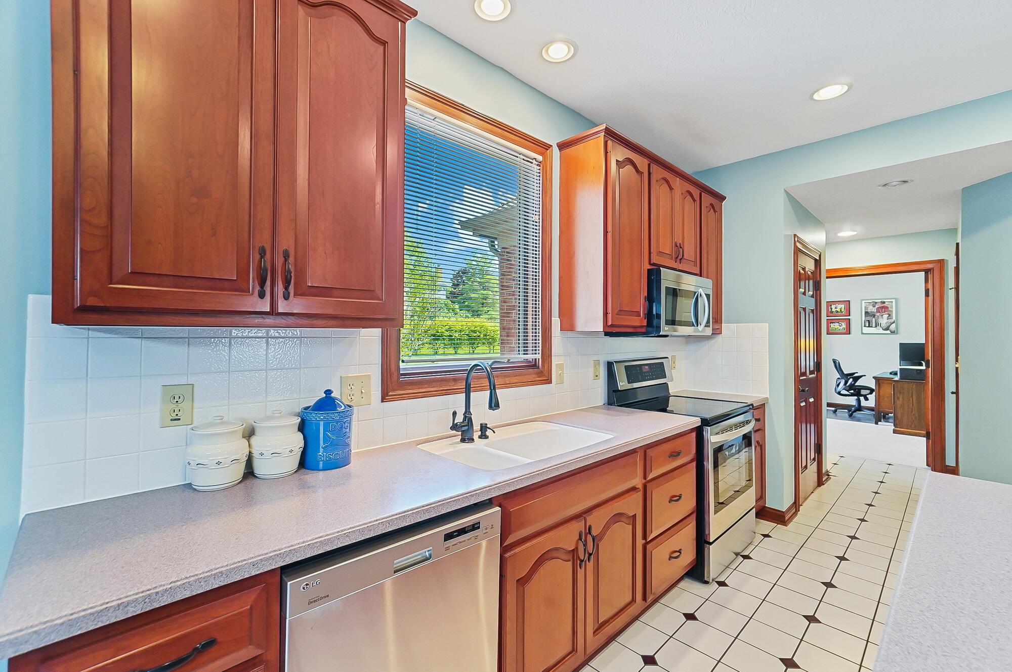 7744 Heatherwood Lane