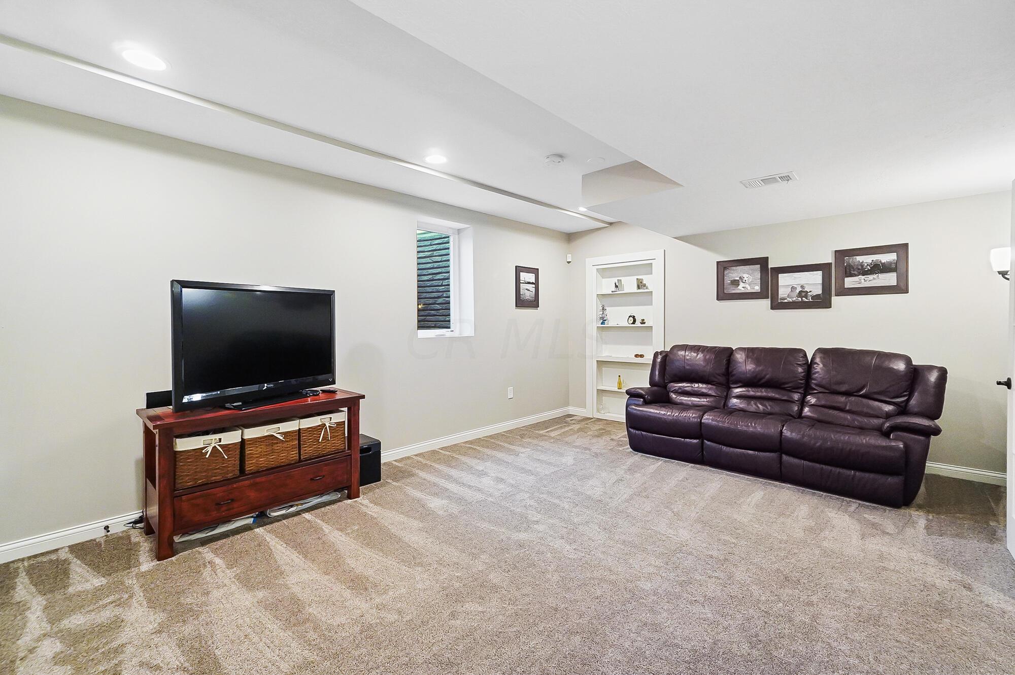 7744 Heatherwood Lane