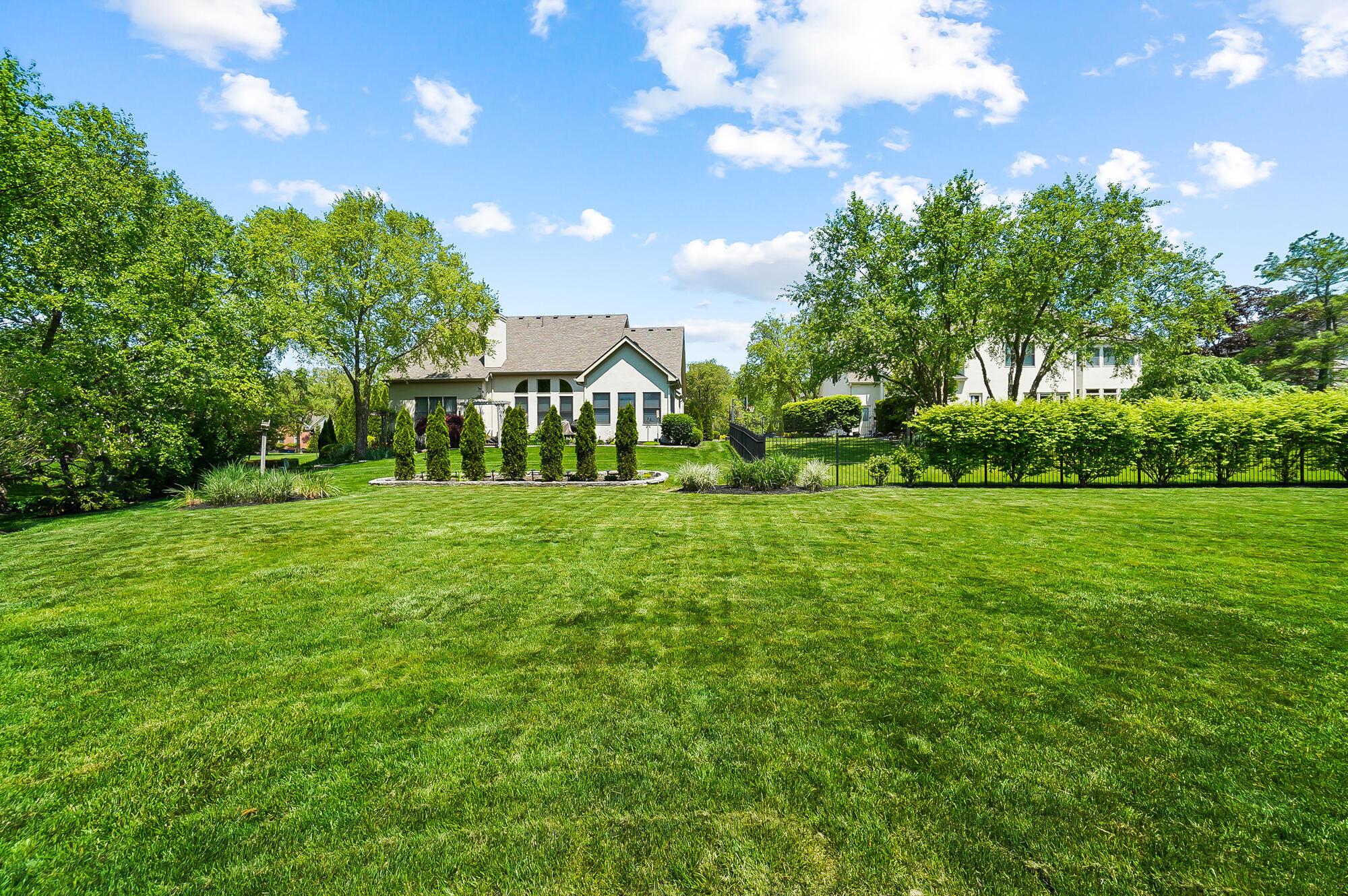 7744 Heatherwood Lane