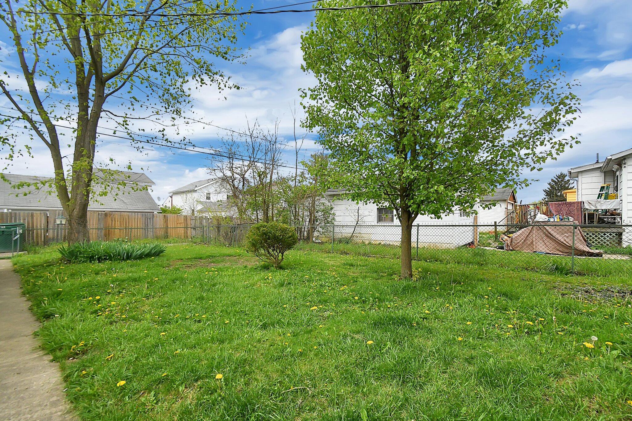 492 Hilltonia Avenue