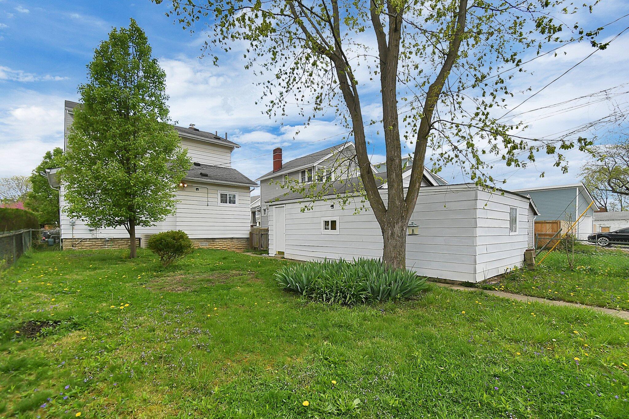 492 Hilltonia Avenue