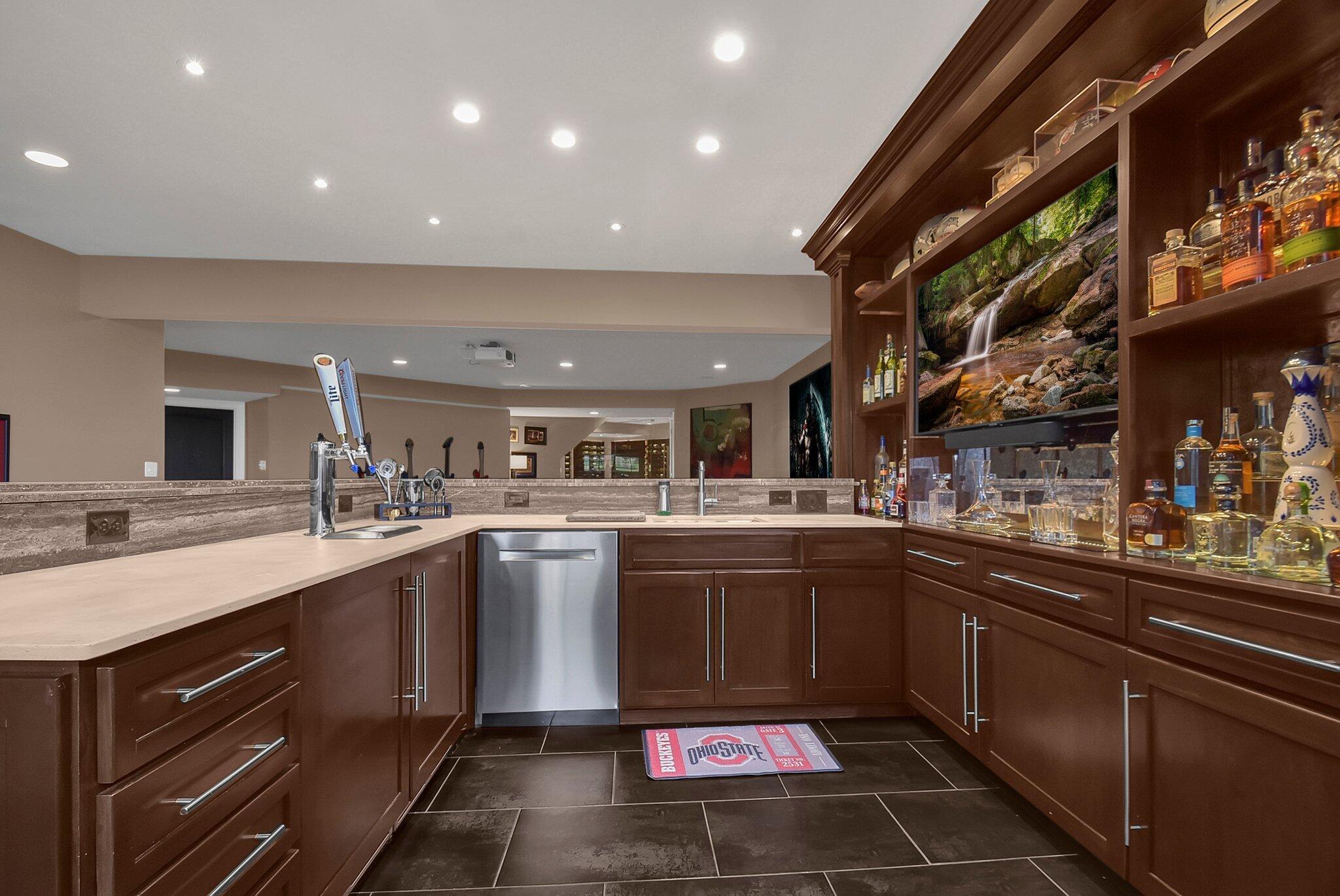 8100 Tillinghast Drive